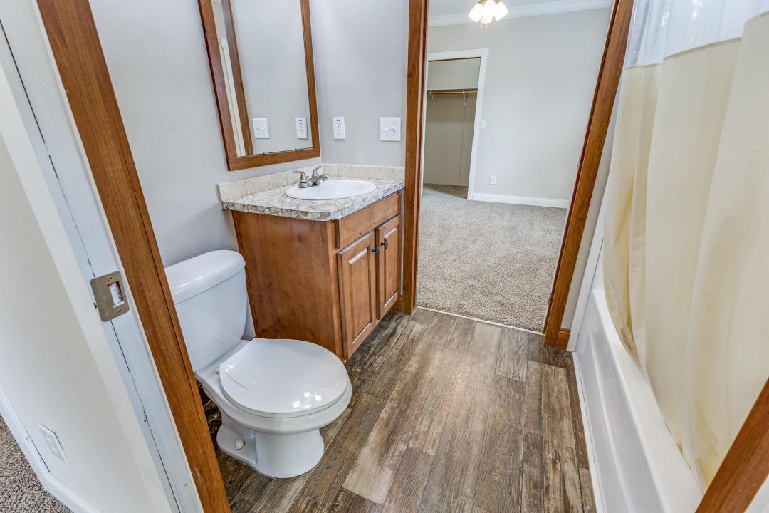 168 River Oaks Dr, Cedar Creek, TX 78612