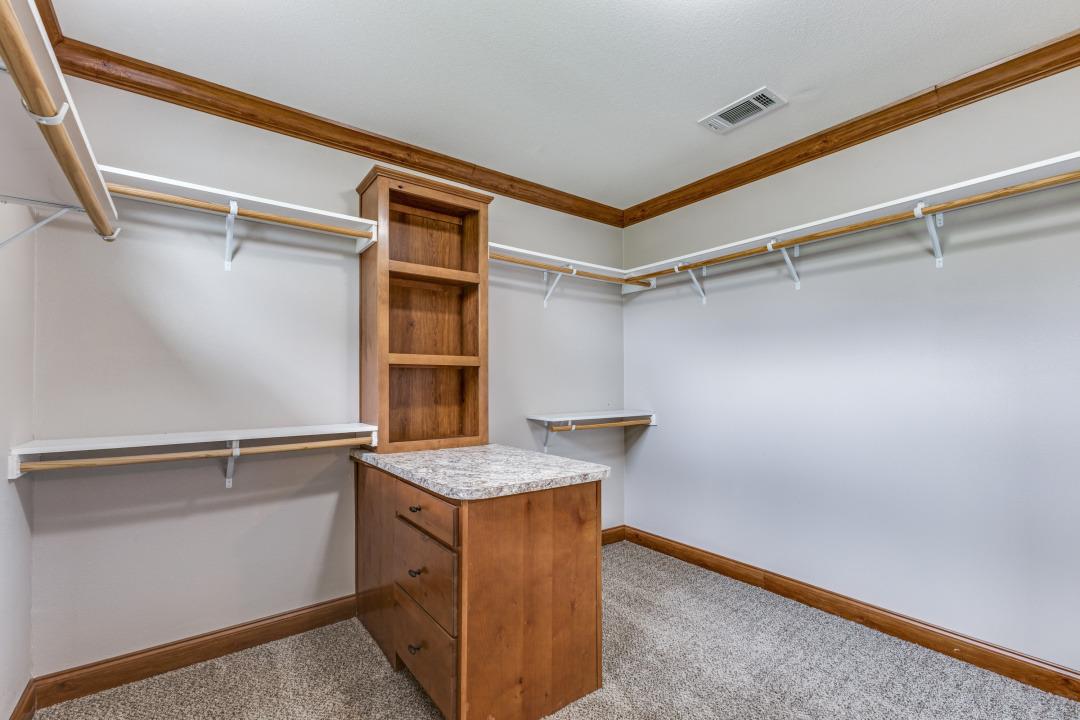 168 River Oaks Dr, Cedar Creek, TX 78612