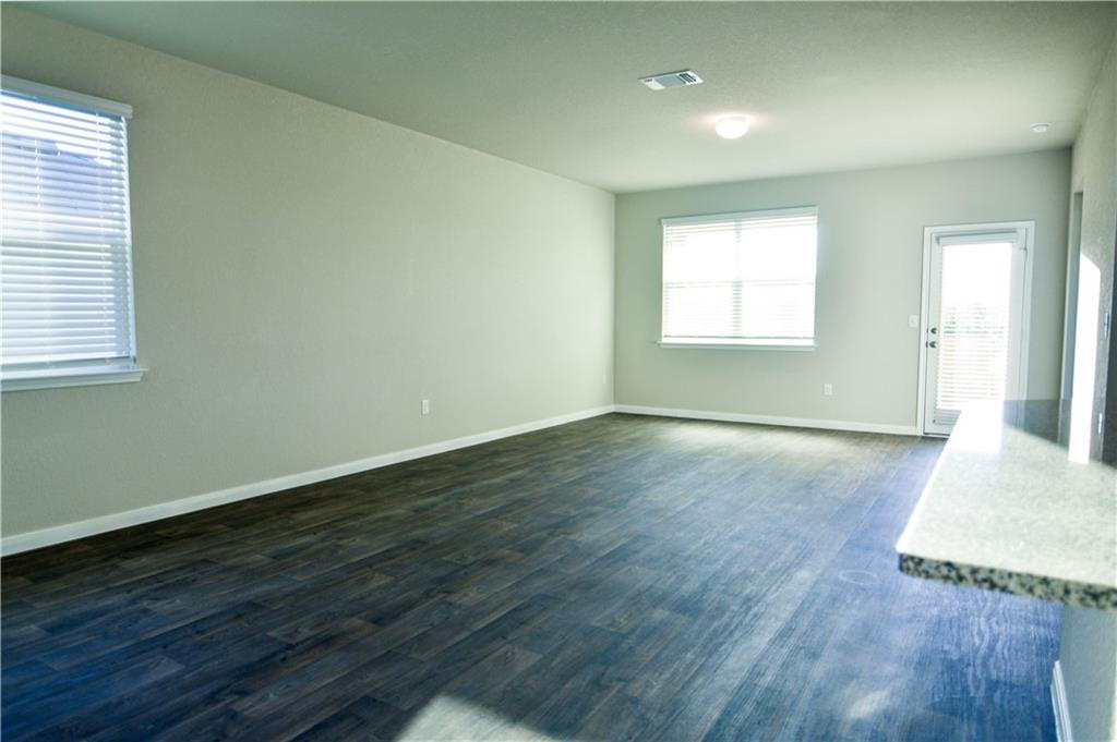 117 Rochester Ln, Hutto, TX 78634