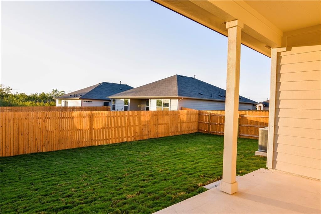 117 Rochester Ln, Hutto, TX 78634