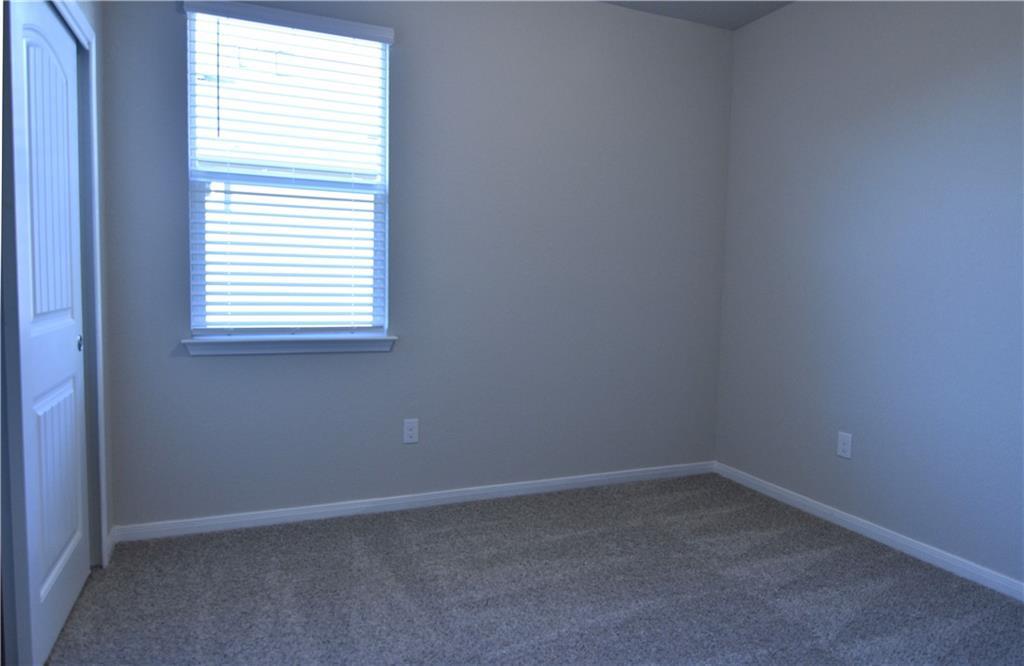 117 Rochester Ln, Hutto, TX 78634