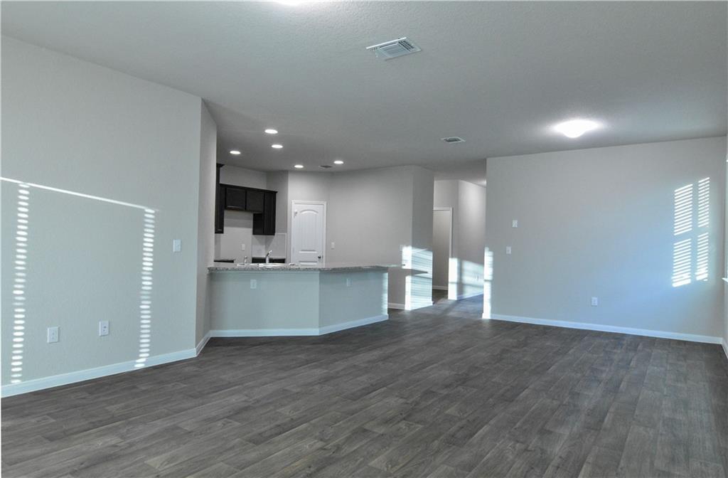 117 Rochester Ln, Hutto, TX 78634