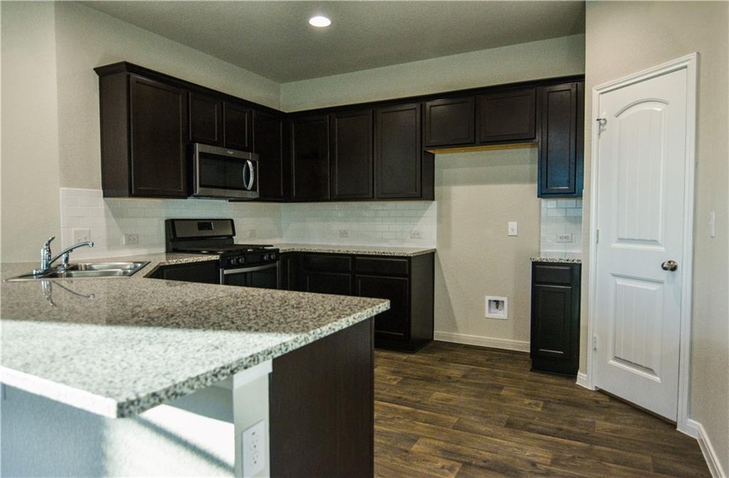 117 Rochester Ln, Hutto, TX 78634