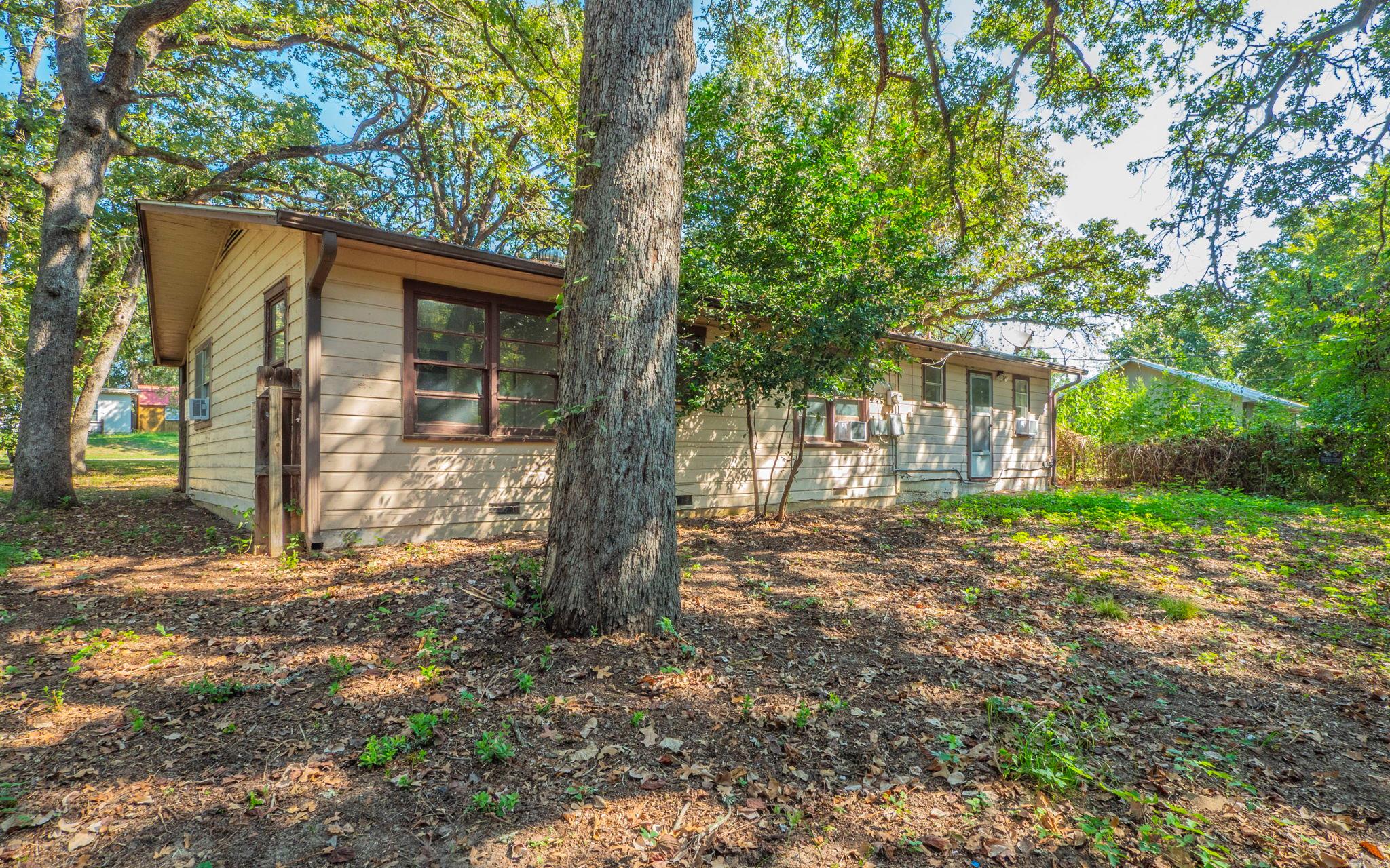 574 Oaklawn Dr, Rockdale, TX 76567