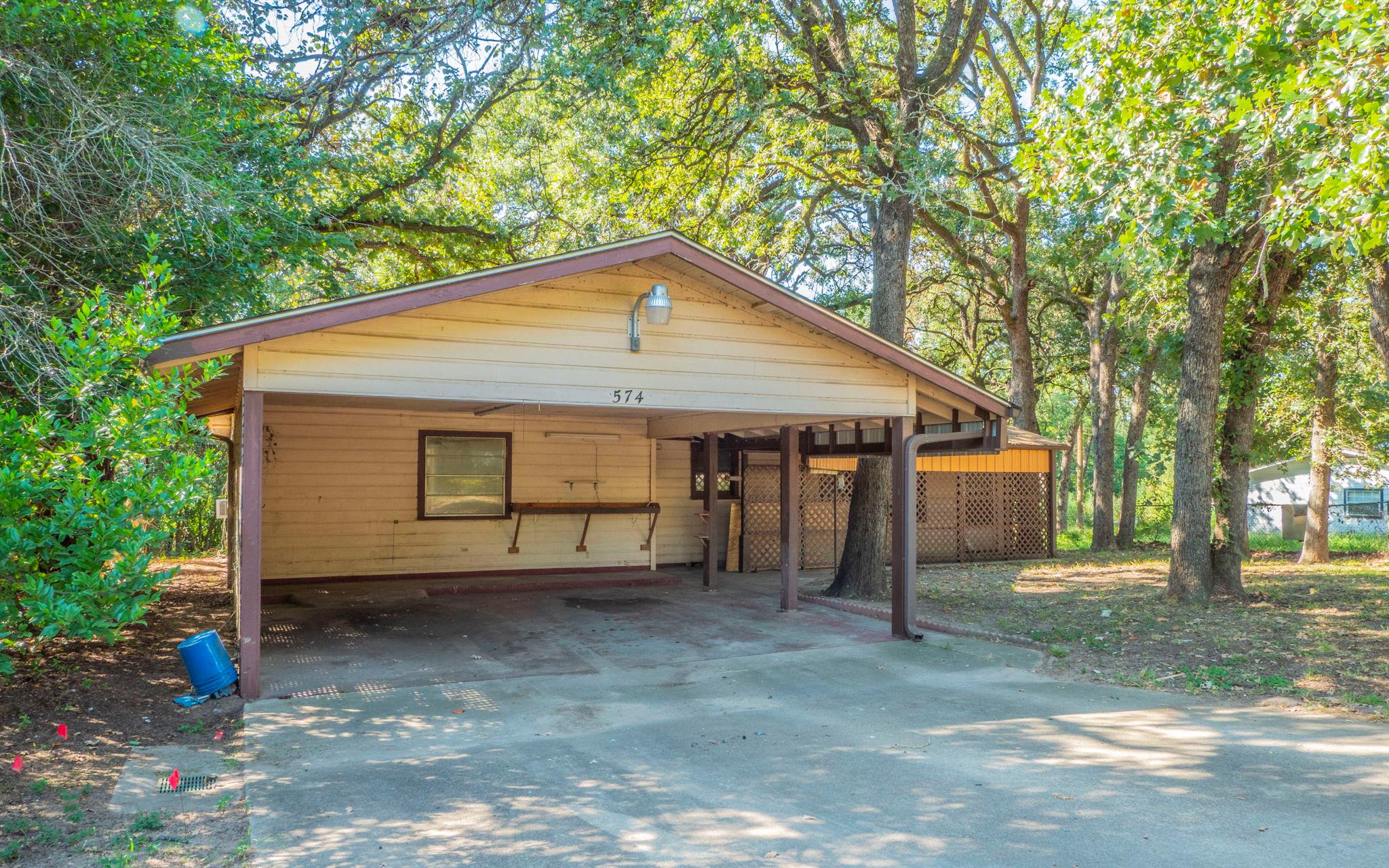 574 Oaklawn Dr, Rockdale, TX 76567