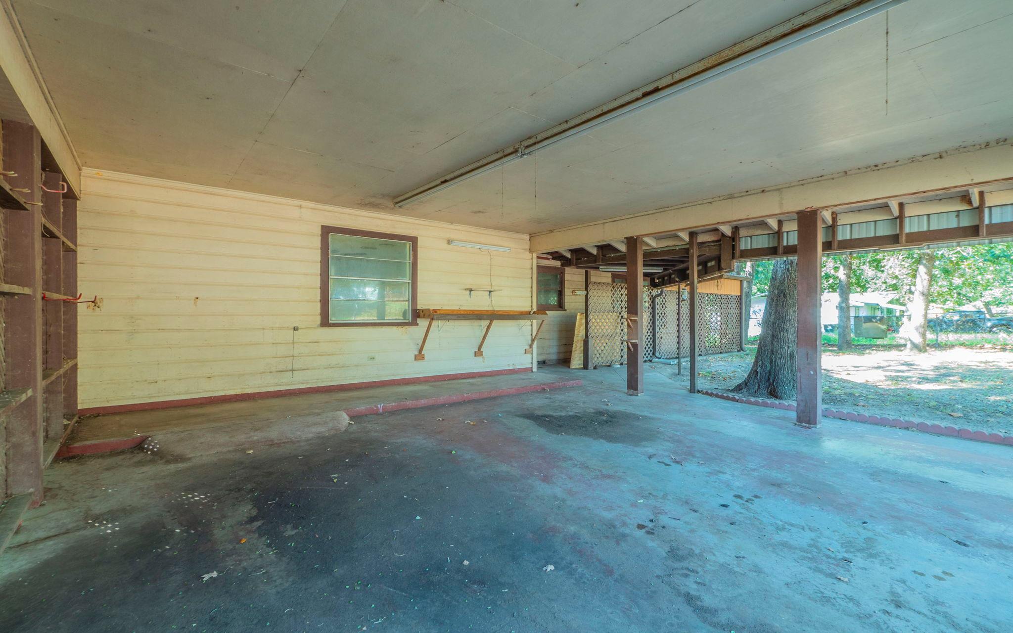 574 Oaklawn Dr, Rockdale, TX 76567