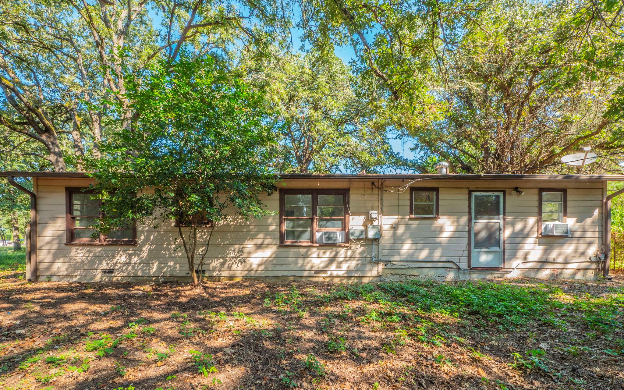 574 Oaklawn Dr, Rockdale, TX 76567