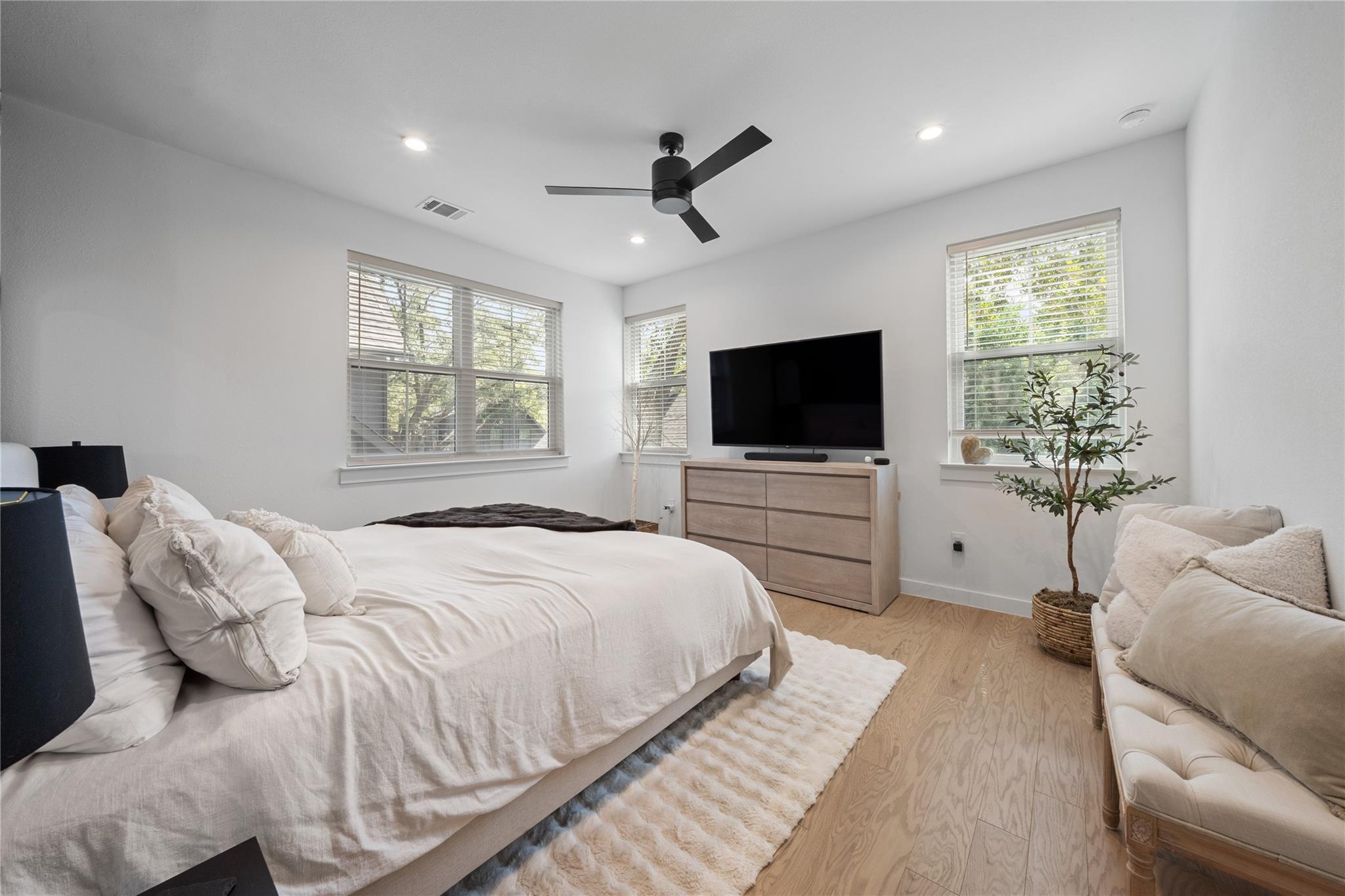 5701 Tura Ln # 1, Austin, TX 78721