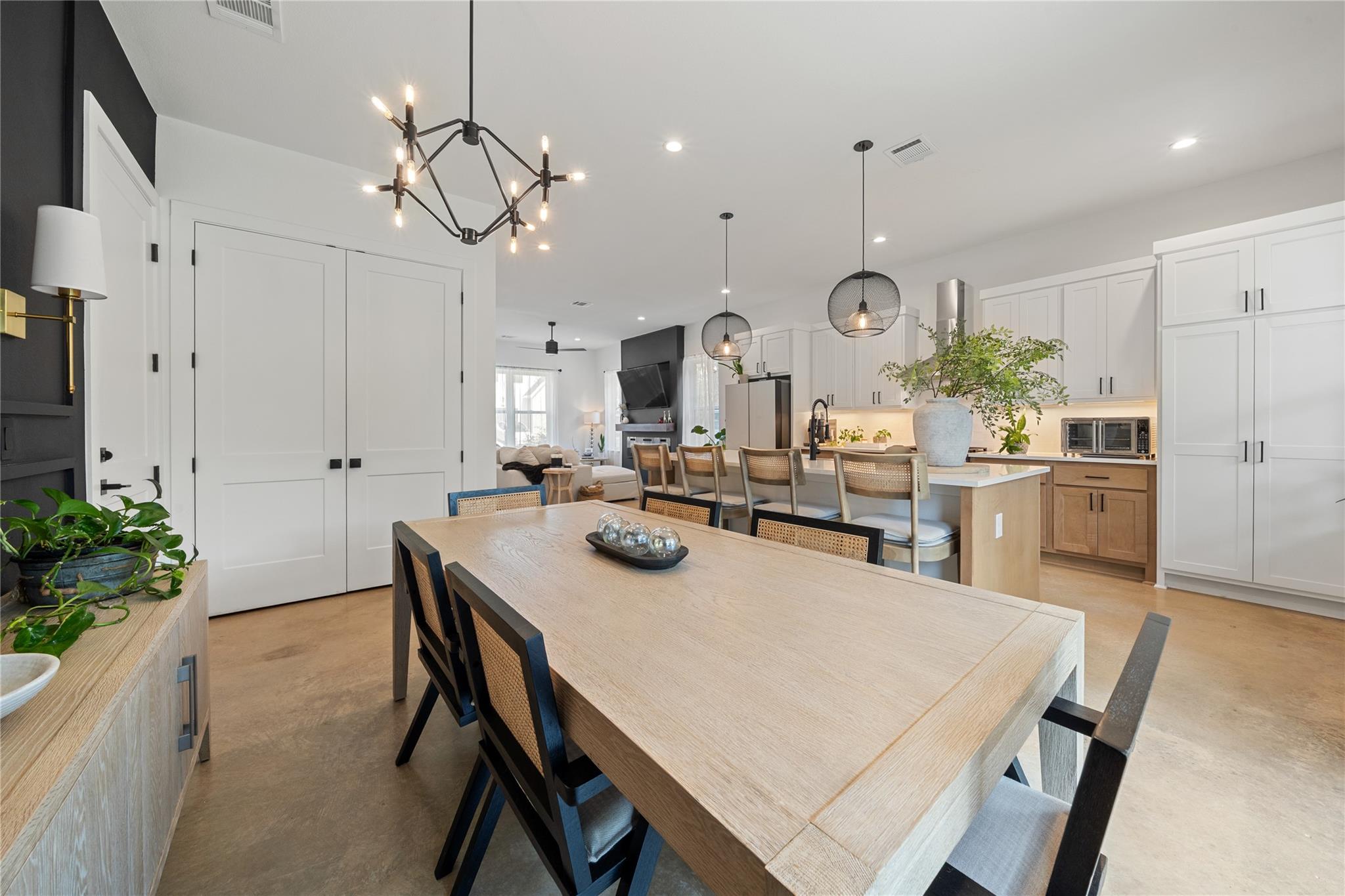 5701 Tura Ln # 1, Austin, TX 78721