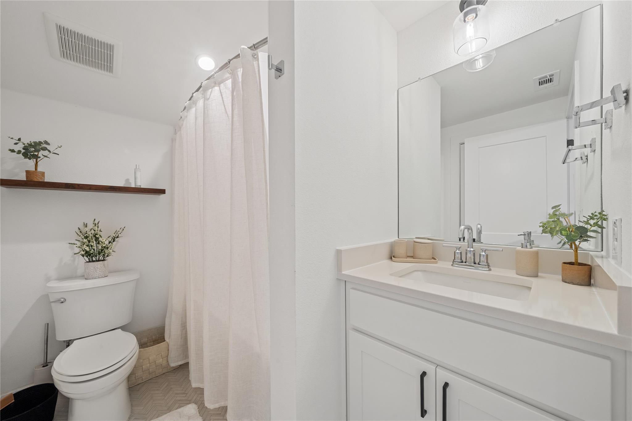 5701 Tura Ln # 1, Austin, TX 78721