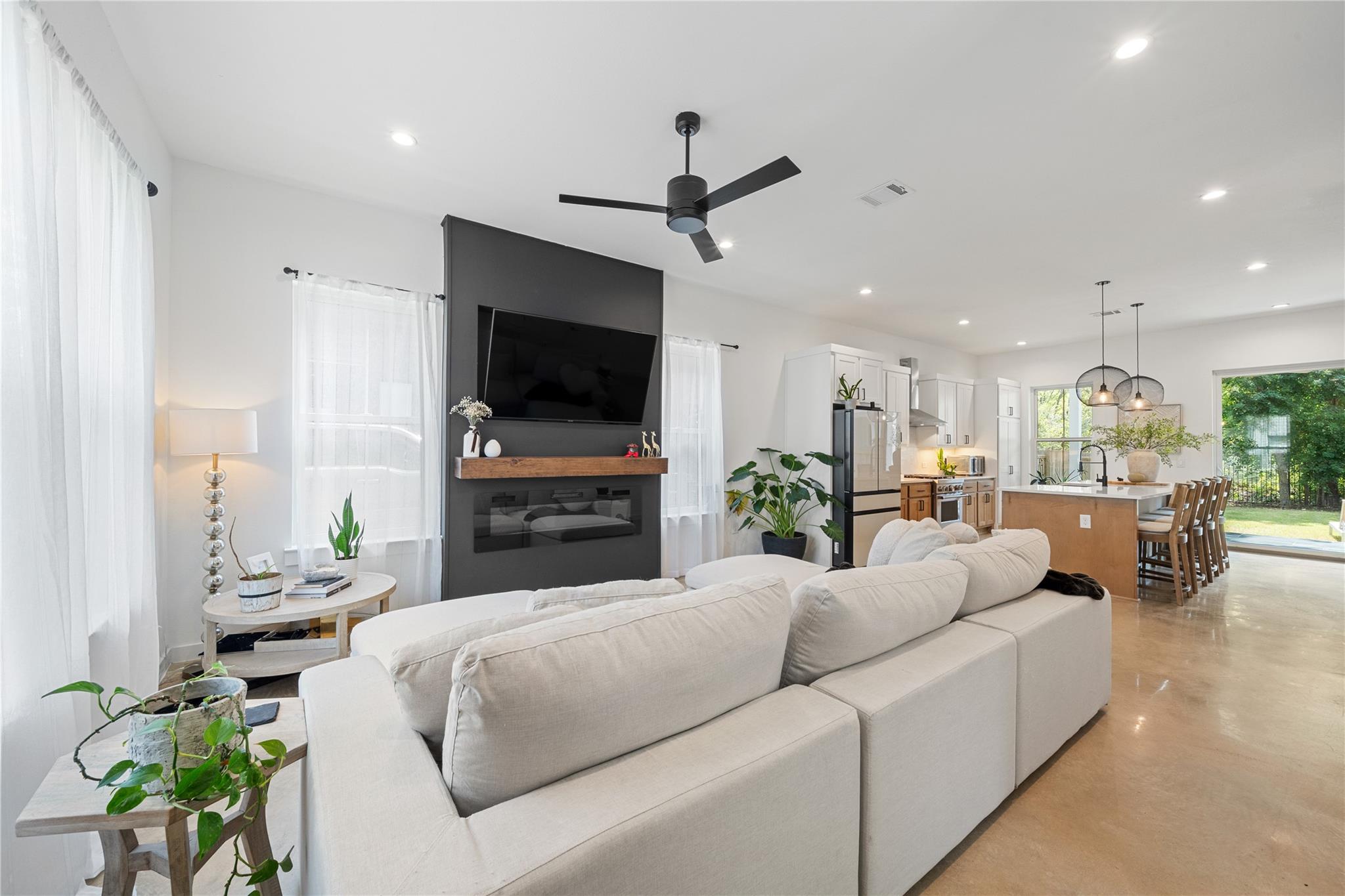 5701 Tura Ln # 1, Austin, TX 78721