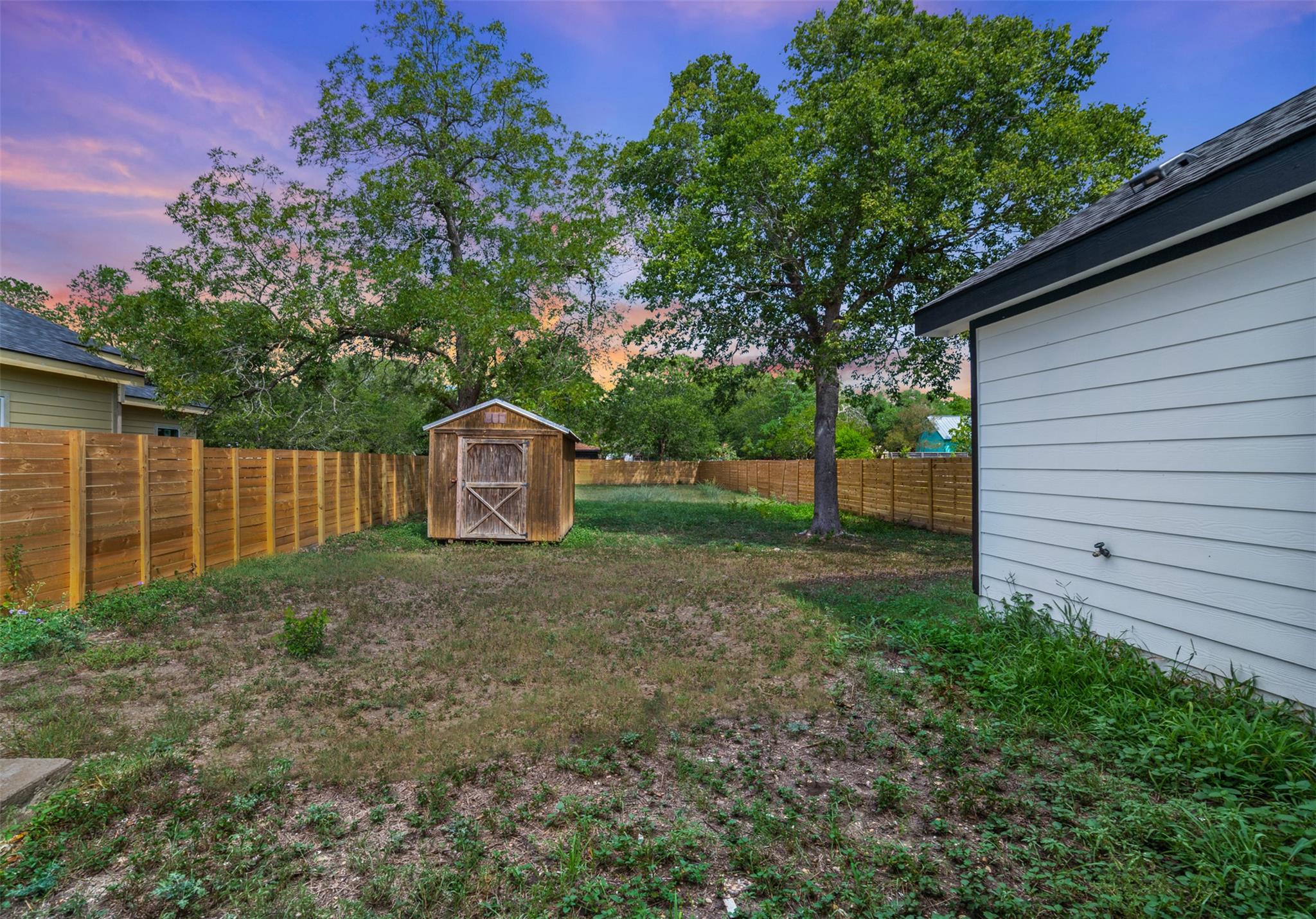 711 Fir Ln, Lockhart, TX 78644