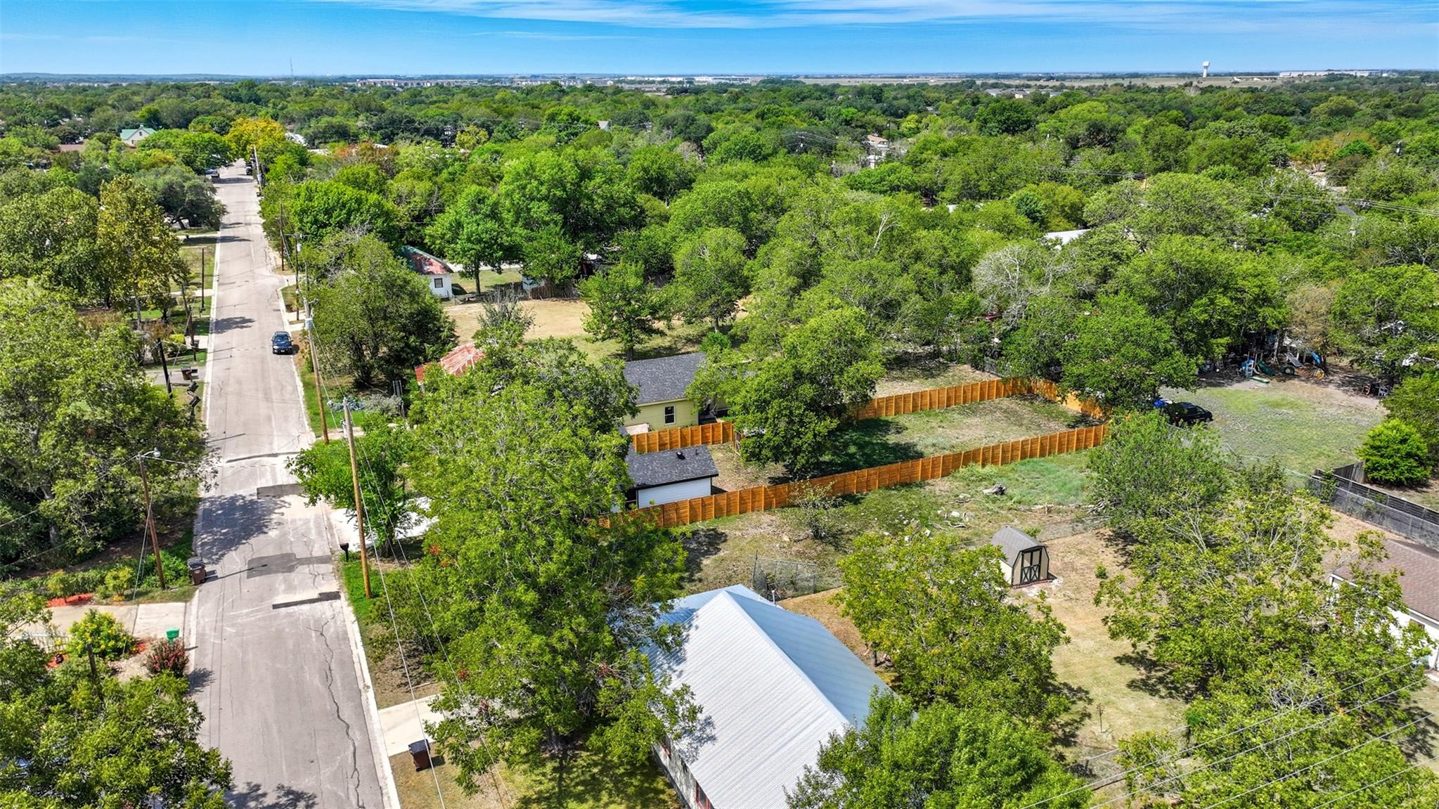 711 Fir Ln, Lockhart, TX 78644