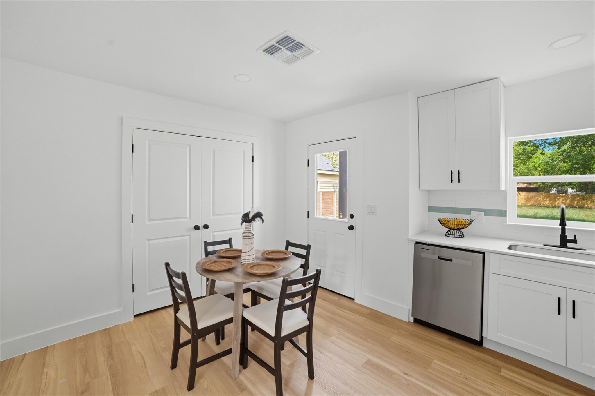 711 Fir Ln, Lockhart, TX 78644