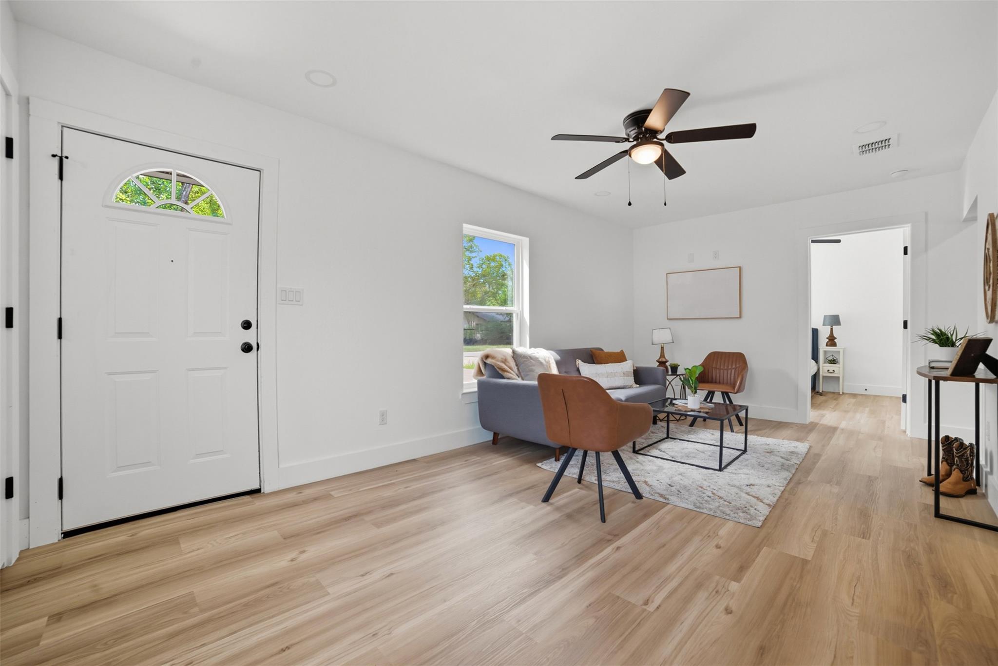 711 Fir Ln, Lockhart, TX 78644