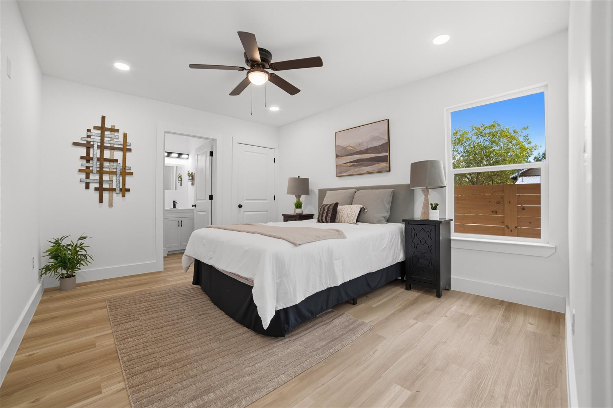 711 Fir Ln, Lockhart, TX 78644