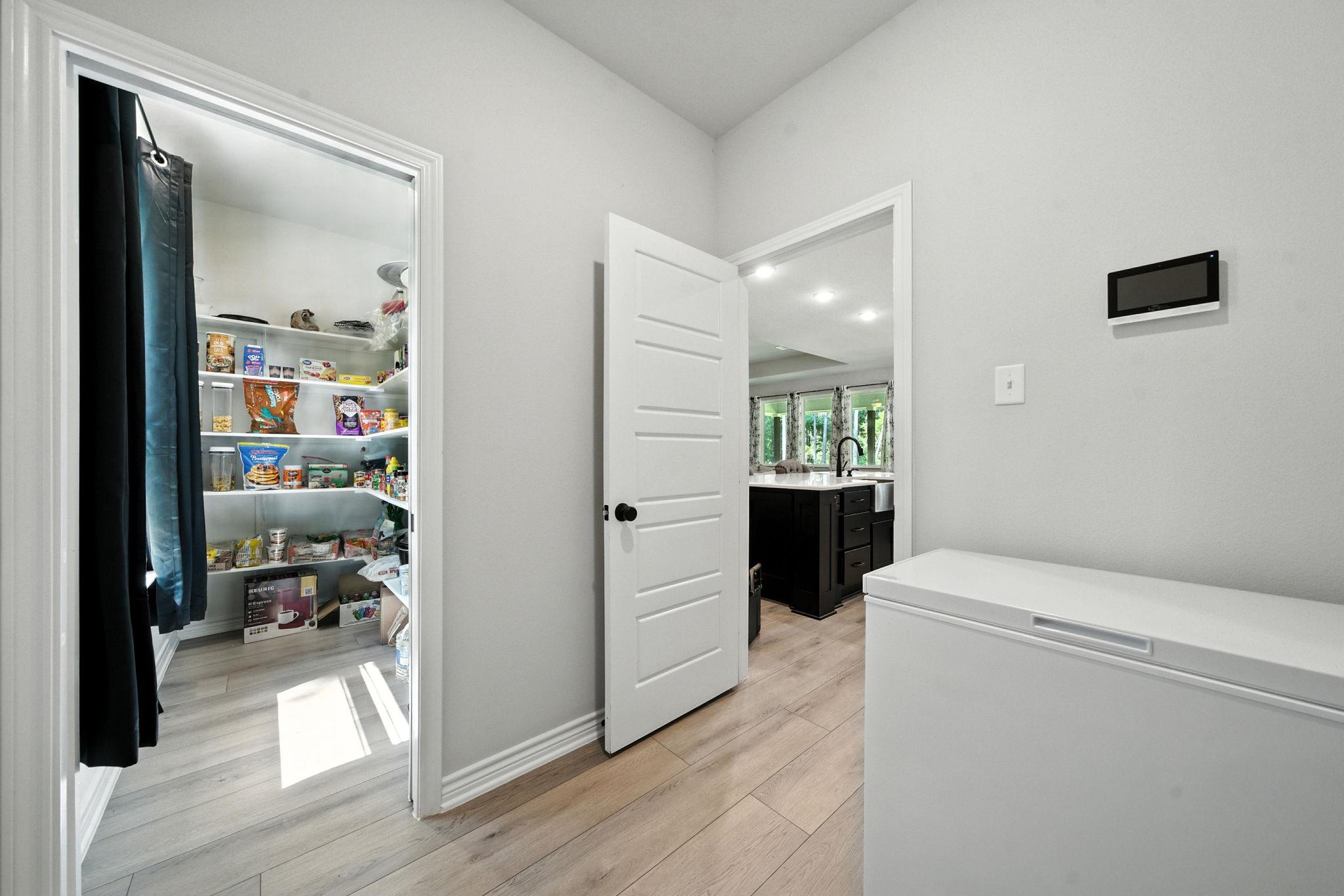 105 Rim Rock Rd, Huntsville, TX 77340