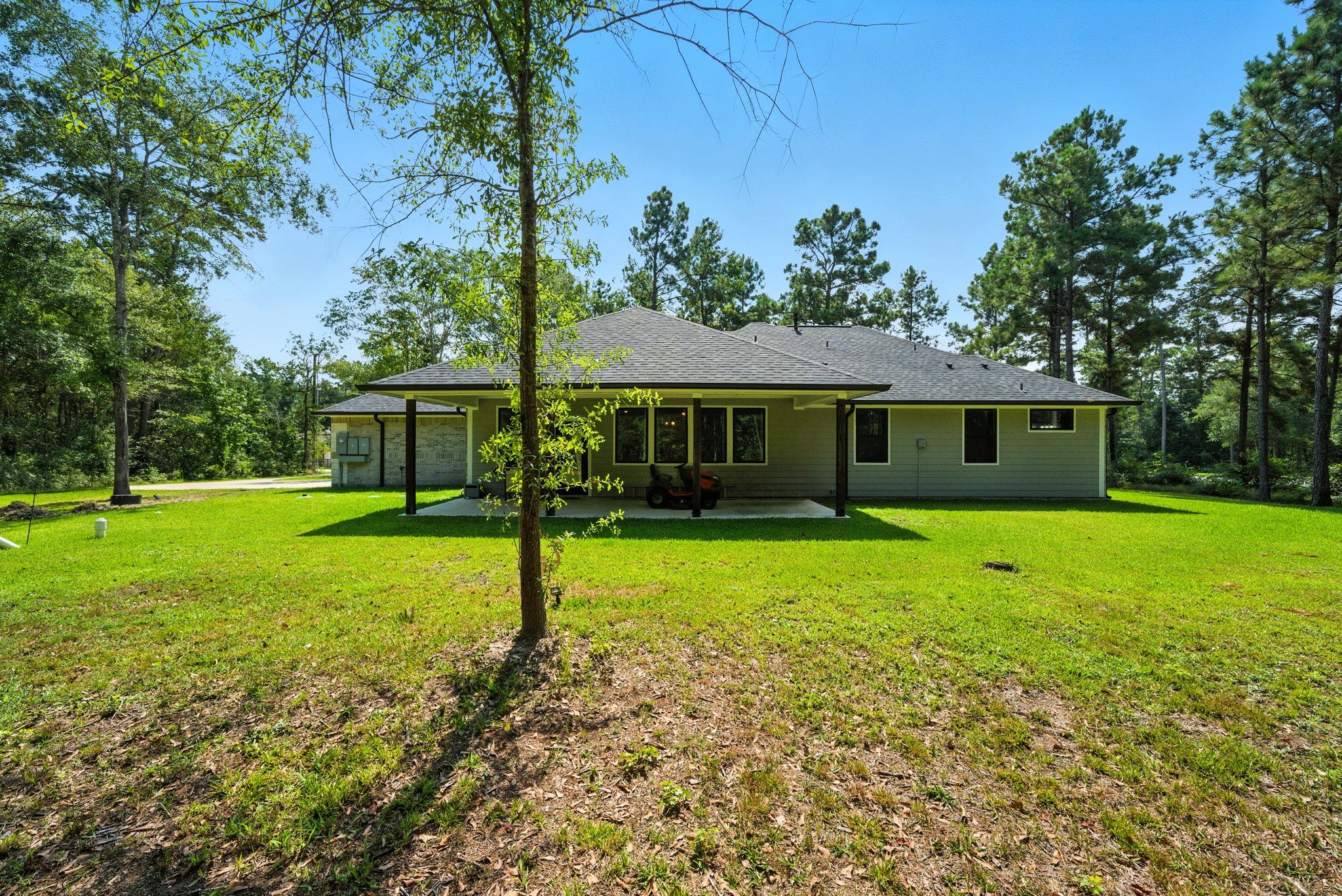 105 Rim Rock Rd, Huntsville, TX 77340