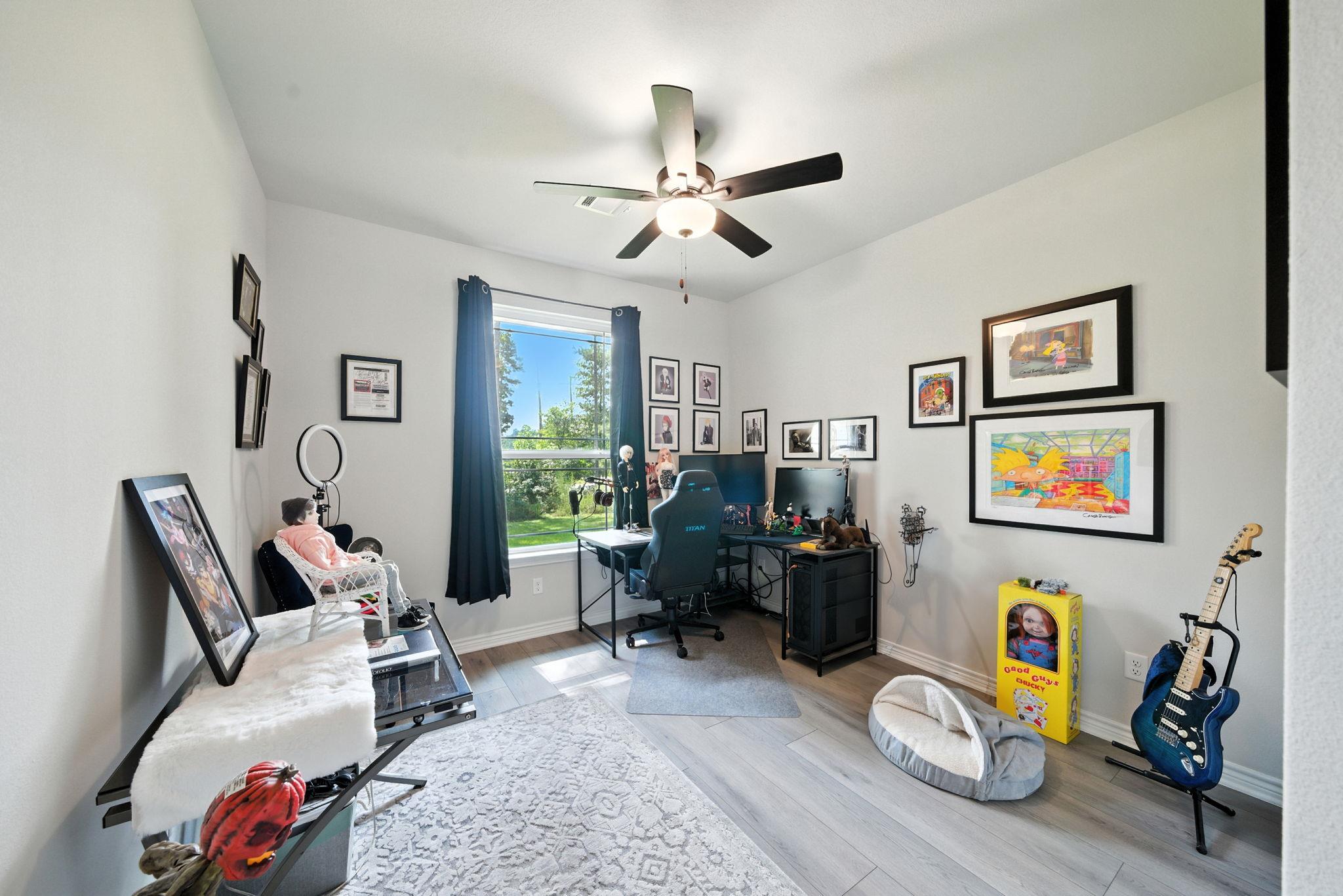 105 Rim Rock Rd, Huntsville, TX 77340