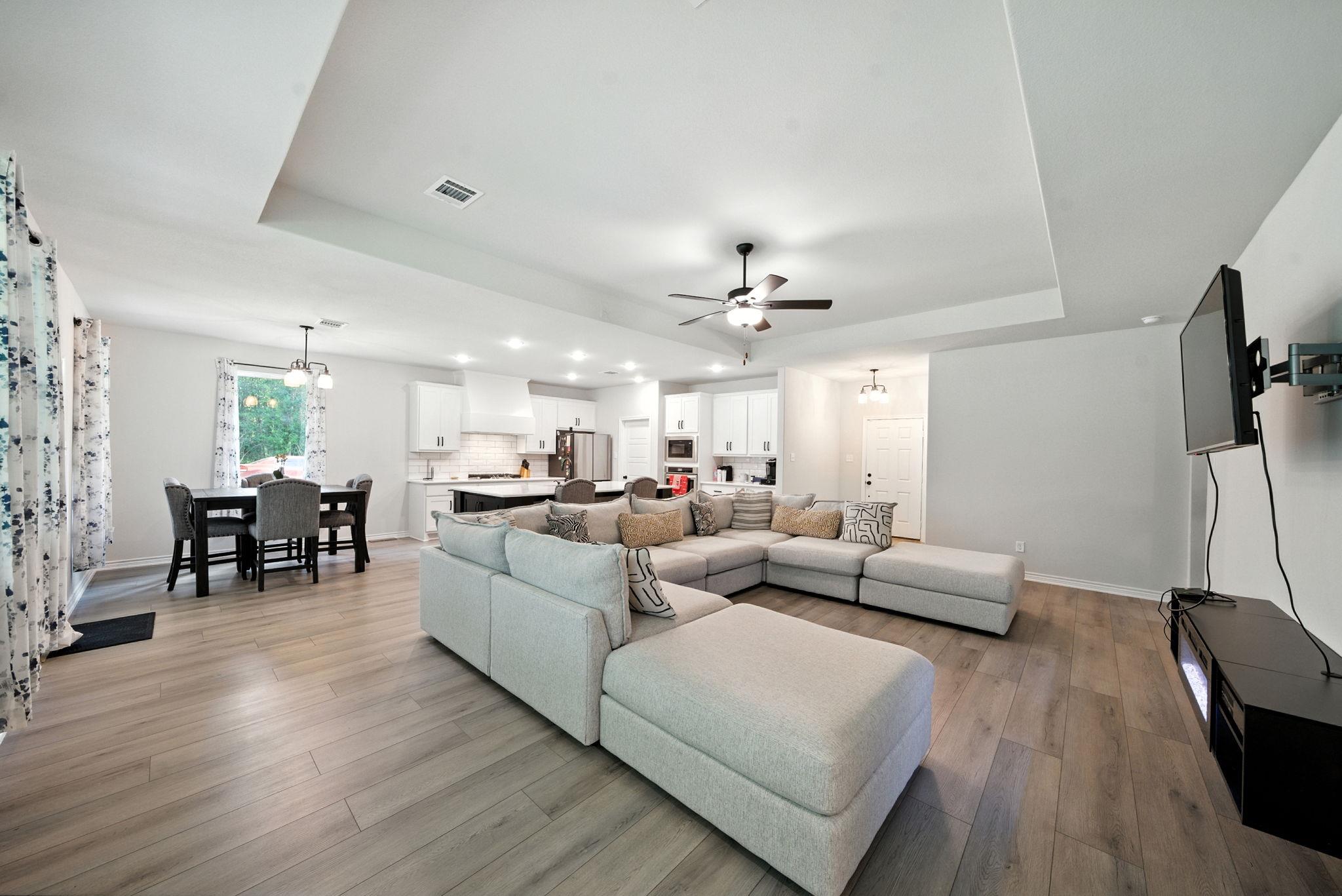 105 Rim Rock Rd, Huntsville, TX 77340