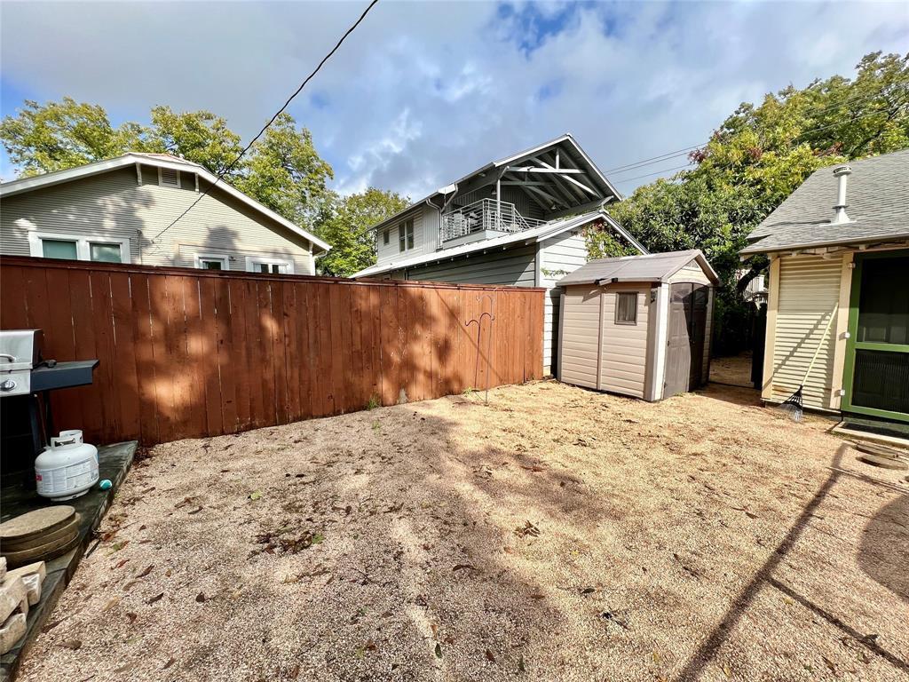 207 W 45th St # B, Austin, TX 78751