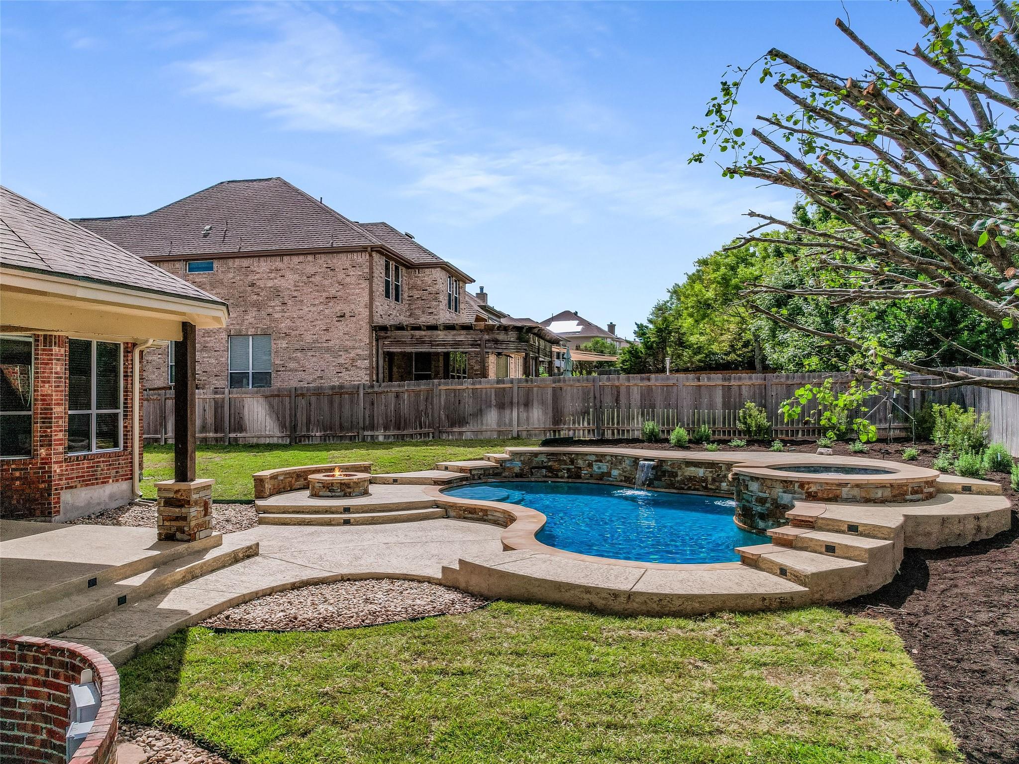 2012 Val Verde Dr, Austin, TX 78732