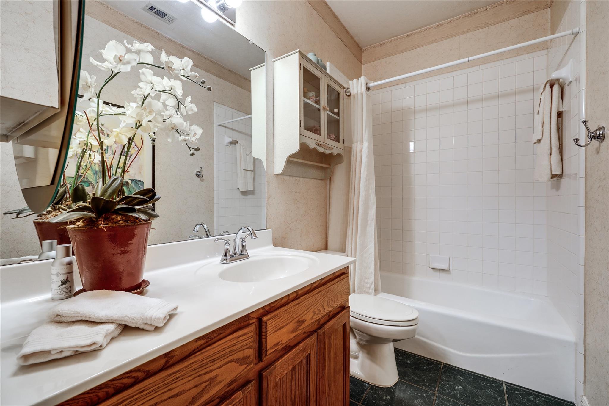 21520 Paine Ave, Lago Vista, TX 78645