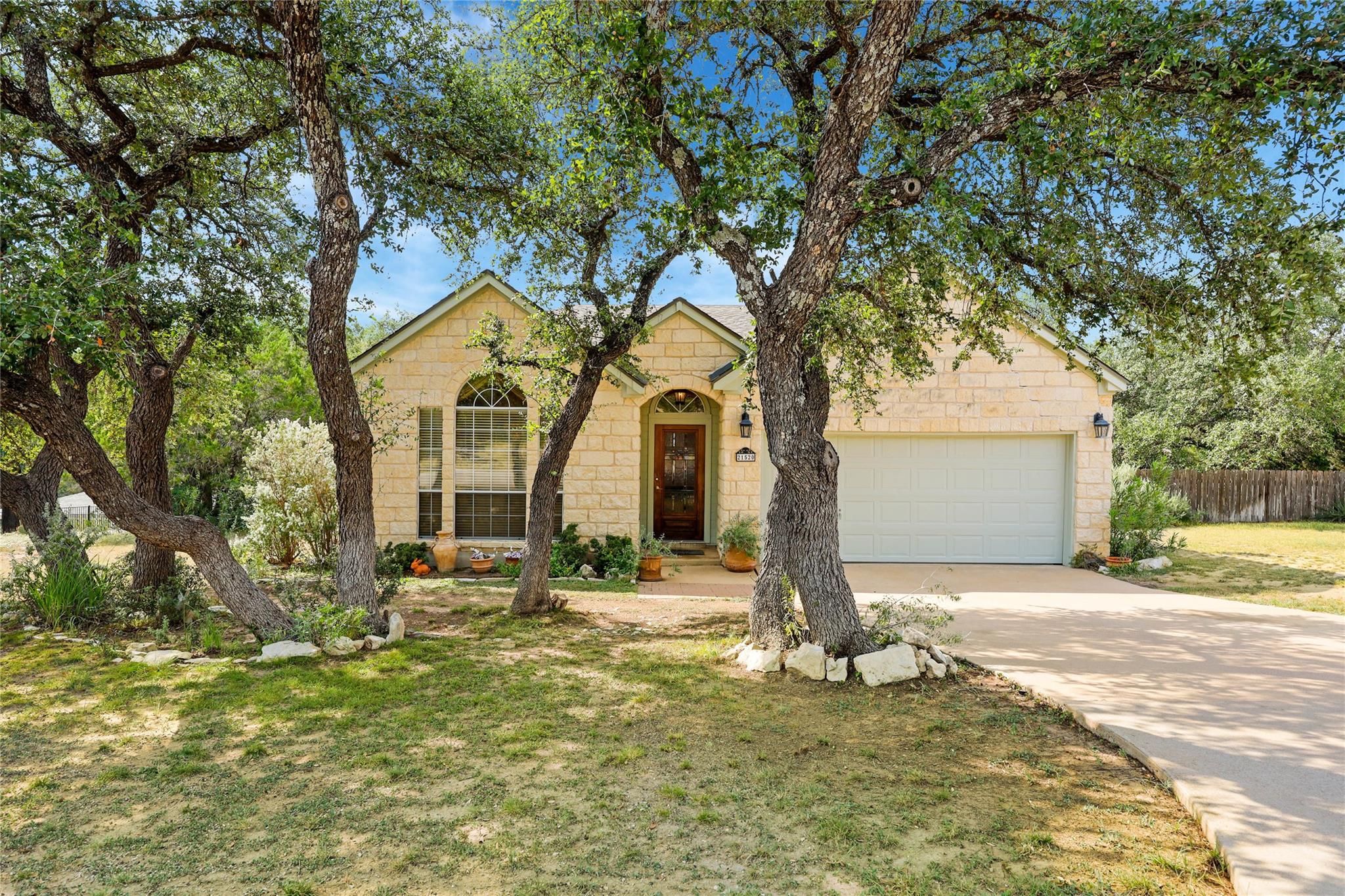21520 Paine Ave, Lago Vista, TX 78645