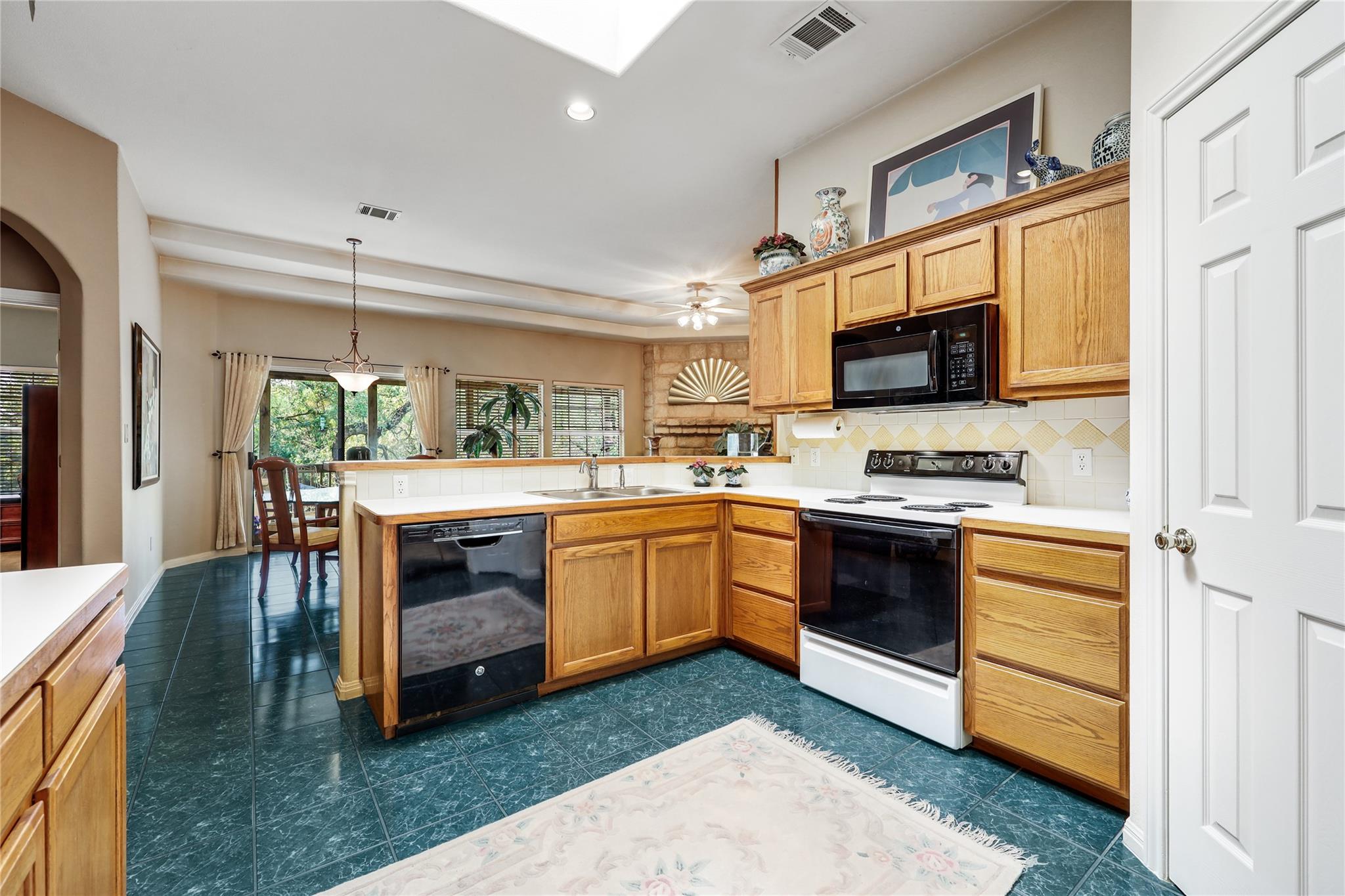 21520 Paine Ave, Lago Vista, TX 78645