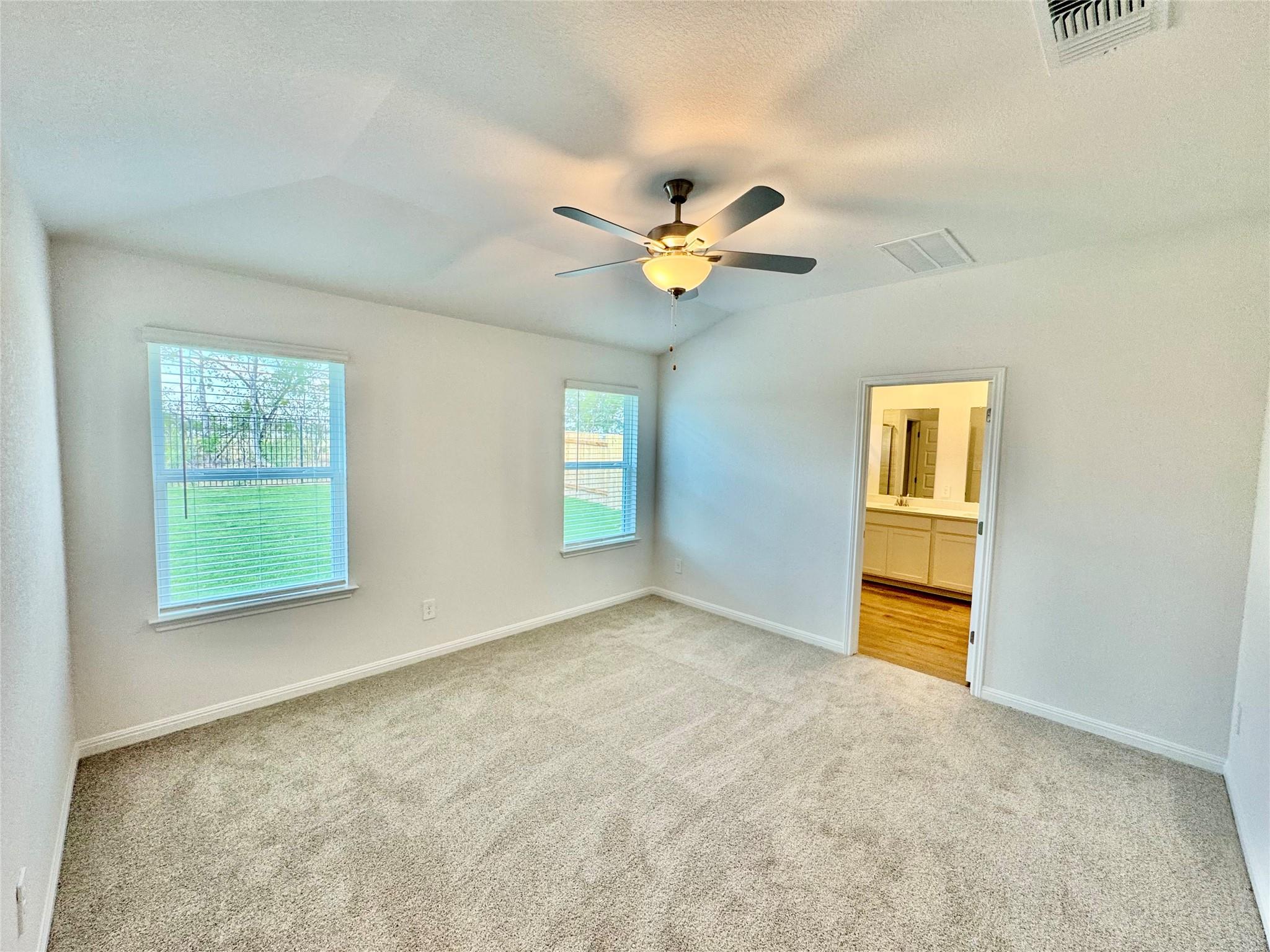 200 Coopers Hawk Crst, Cedar Creek, TX 78612