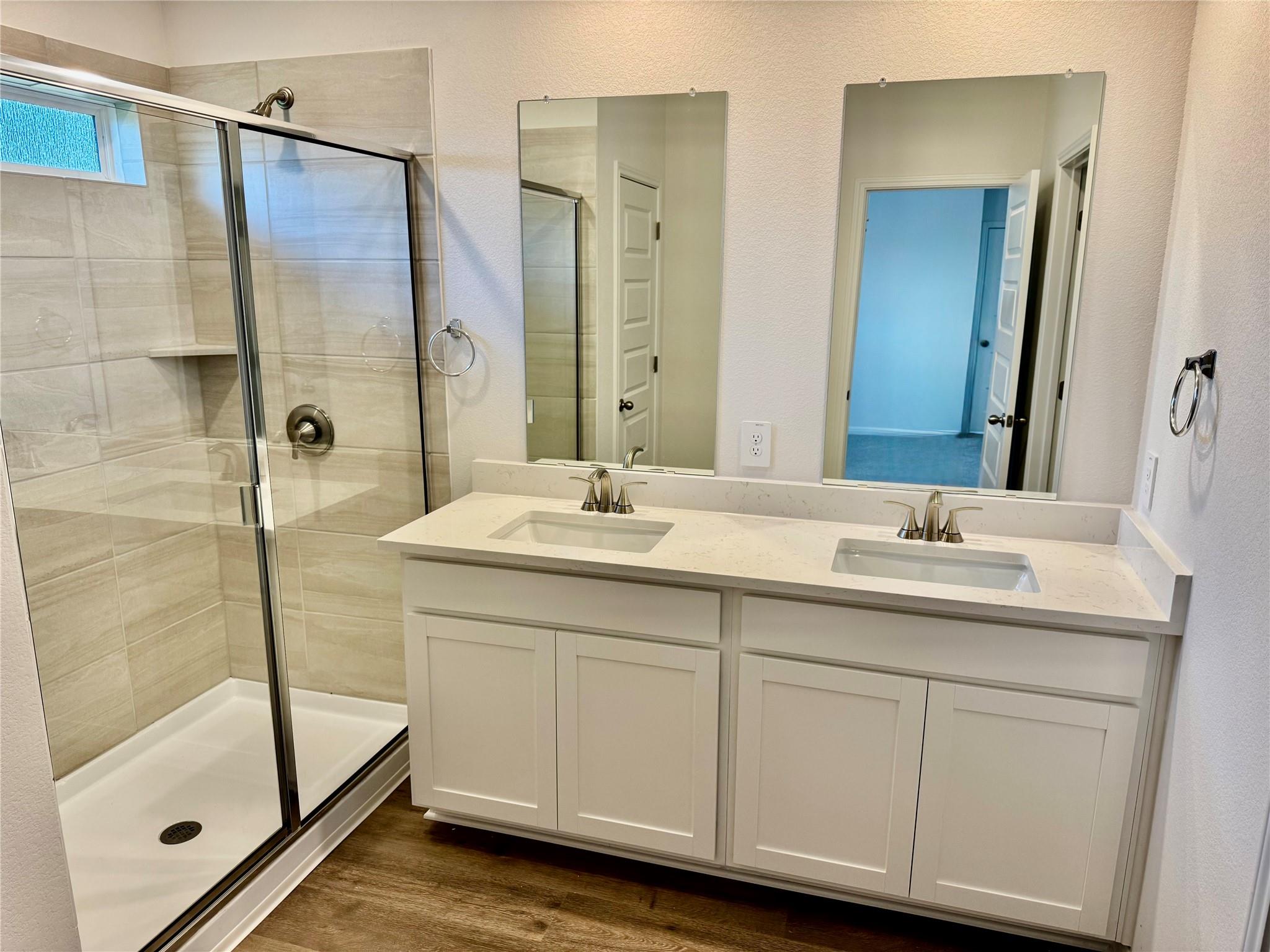 200 Coopers Hawk Crst, Cedar Creek, TX 78612