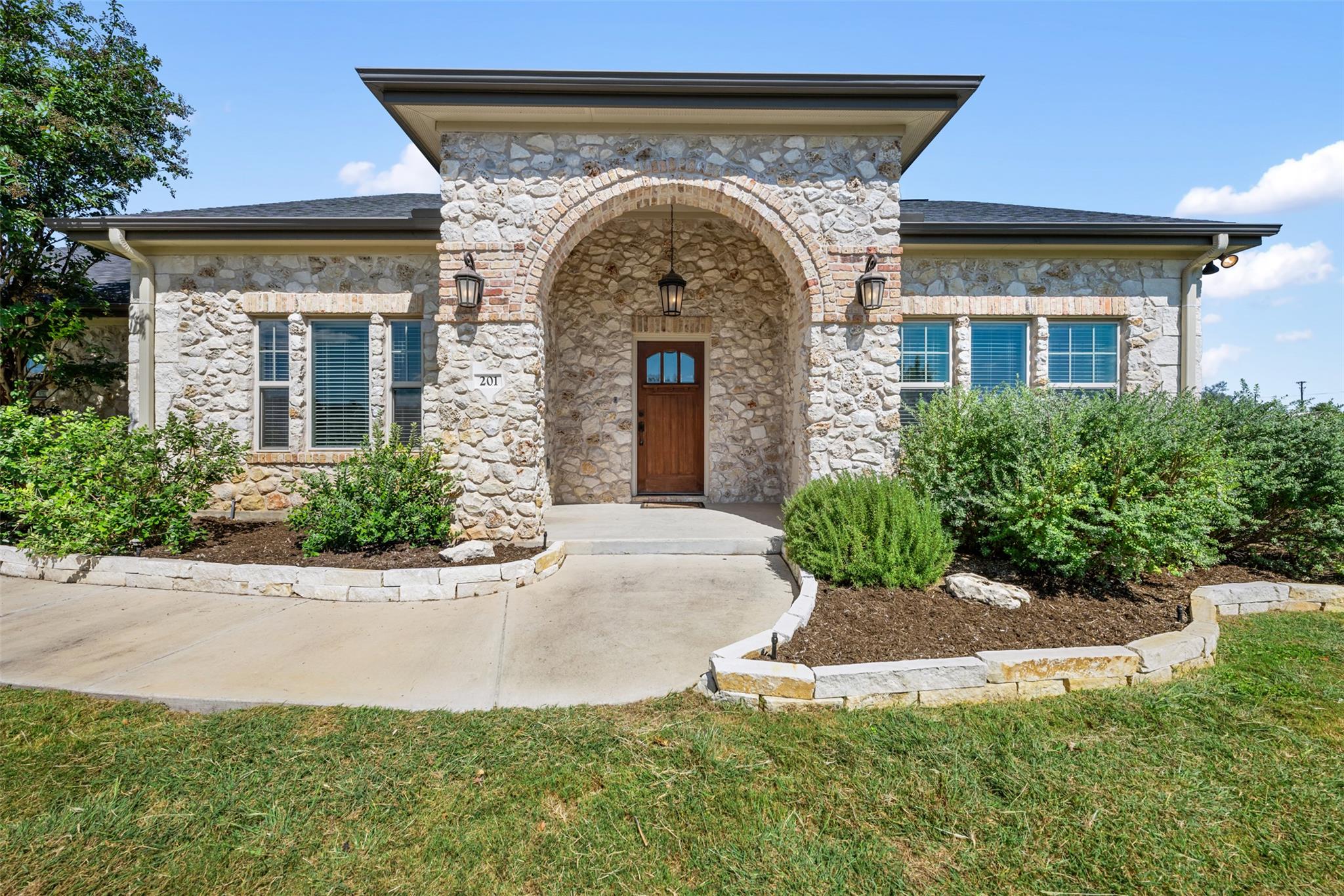 201 Campo Colinas Dr, Bertram, TX 78605