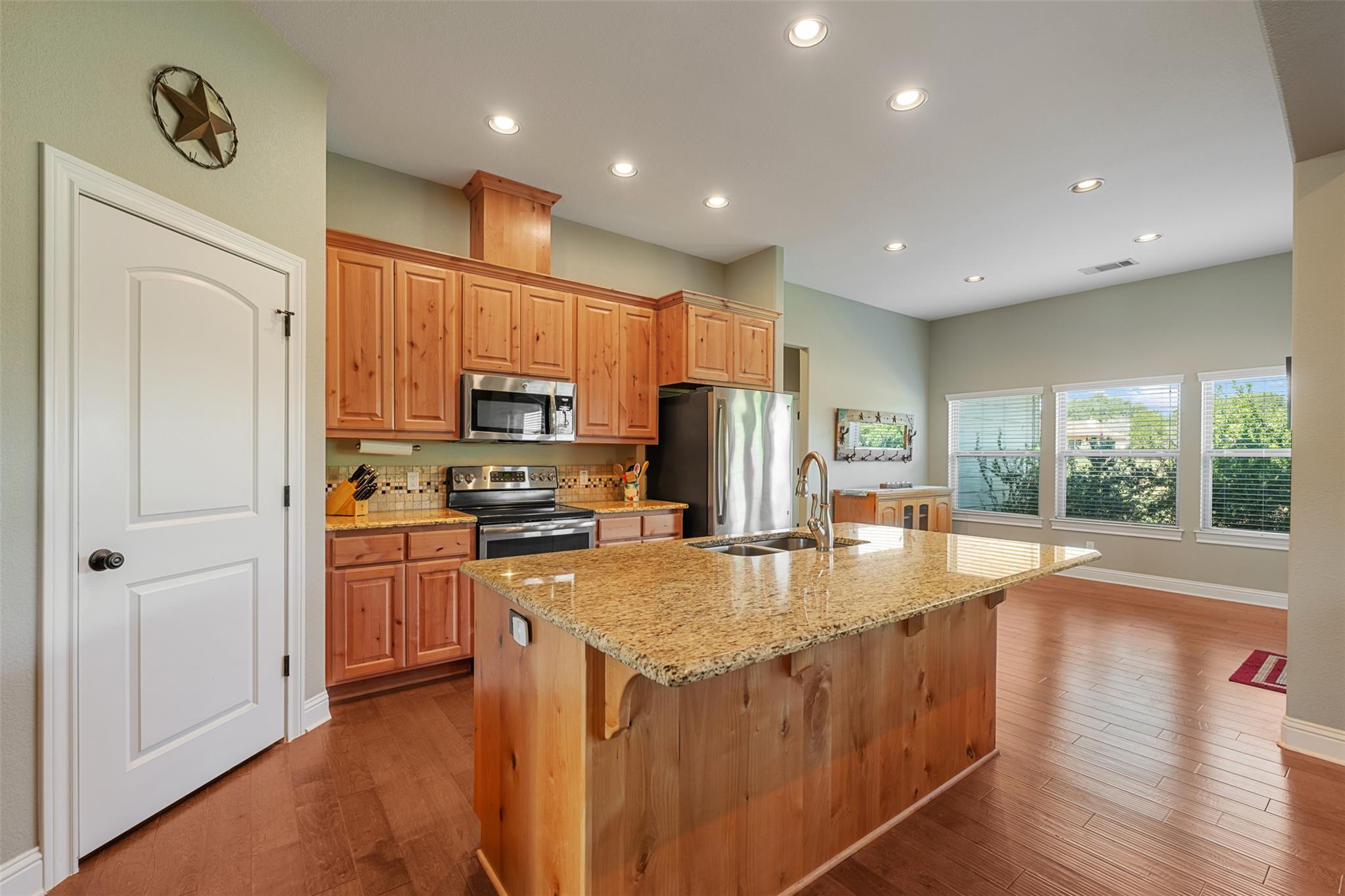 201 Campo Colinas Dr, Bertram, TX 78605