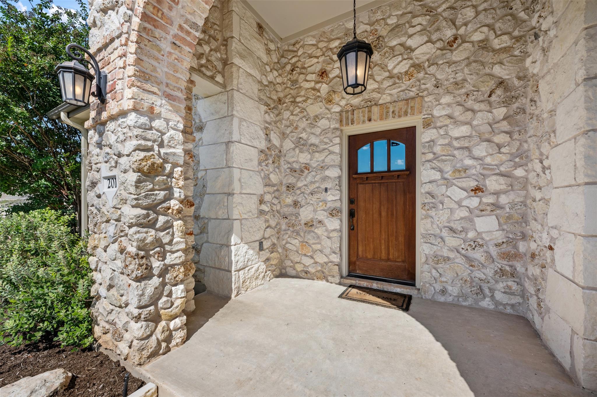 201 Campo Colinas Dr, Bertram, TX 78605