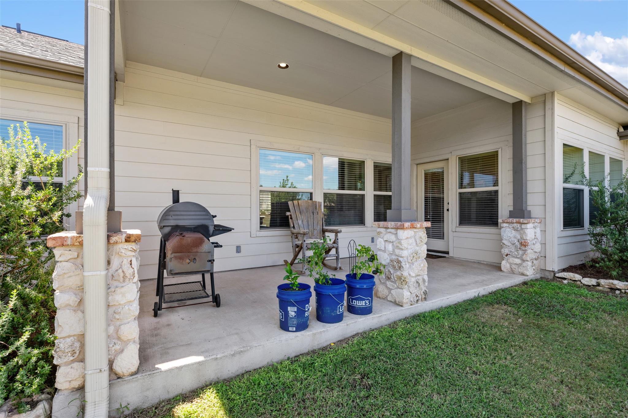 201 Campo Colinas Dr, Bertram, TX 78605