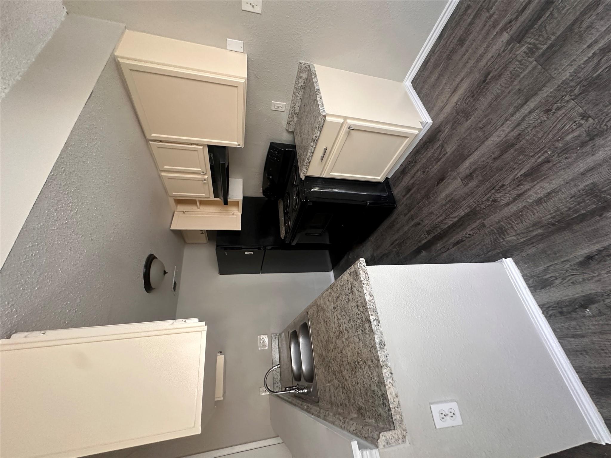 6110 Wheless Cv # E, Austin, TX 78723