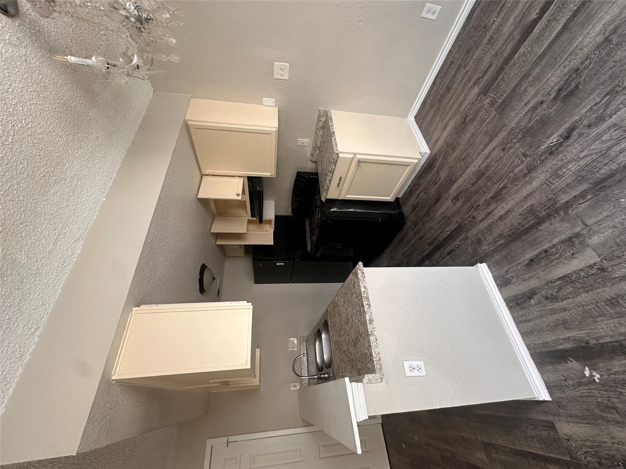 6110 Wheless Cv # E, Austin, TX 78723