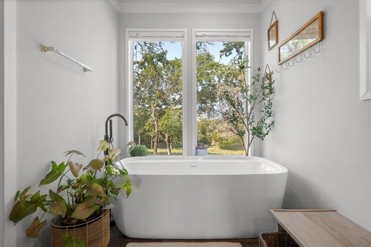 5040 County Road 320, Rockdale, TX 76567