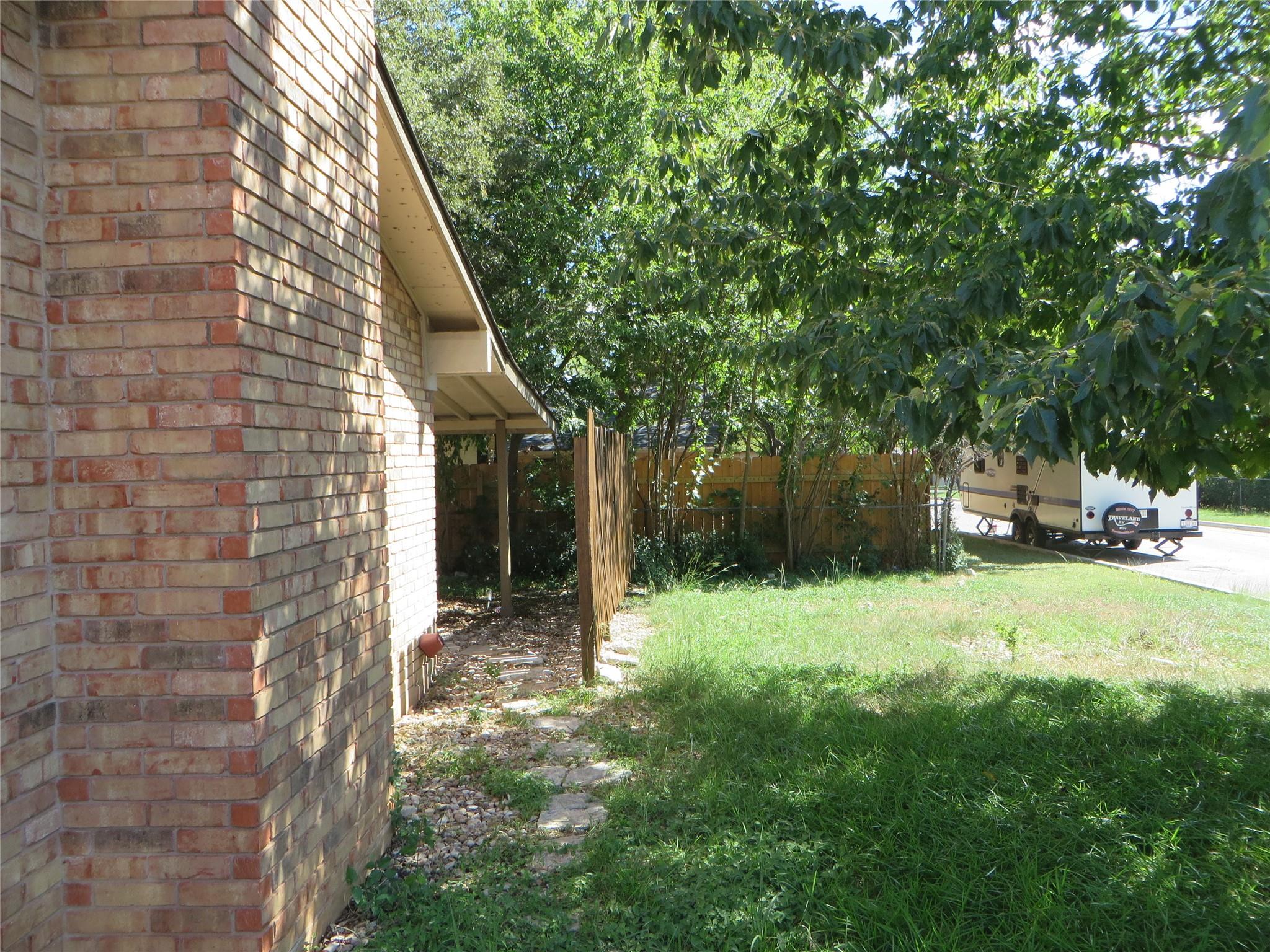 812 RANCH Rd # B, Georgetown, TX 78628