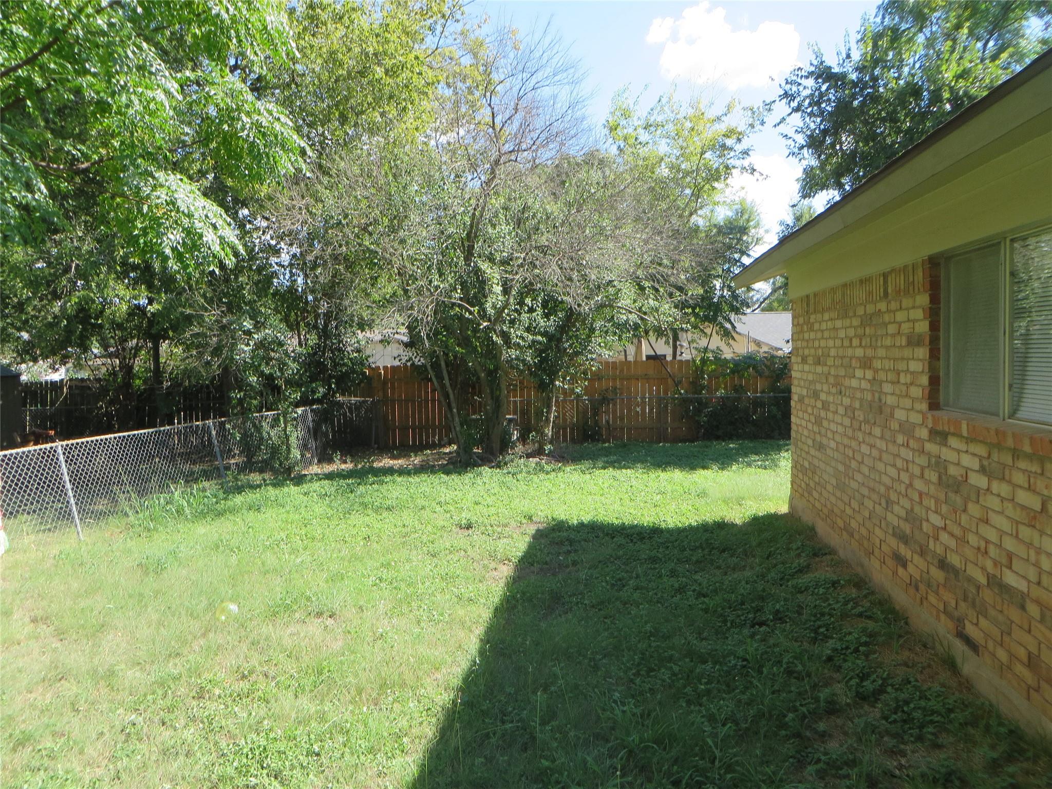 812 RANCH Rd # B, Georgetown, TX 78628
