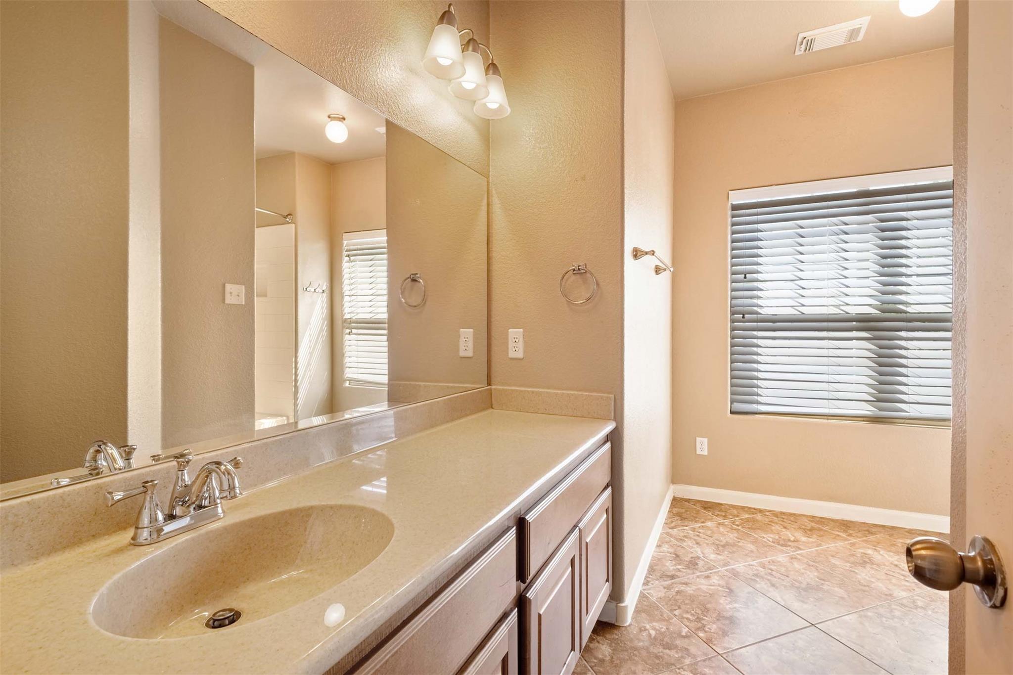 2917 Saville Loop # 5C, Austin, TX 78741