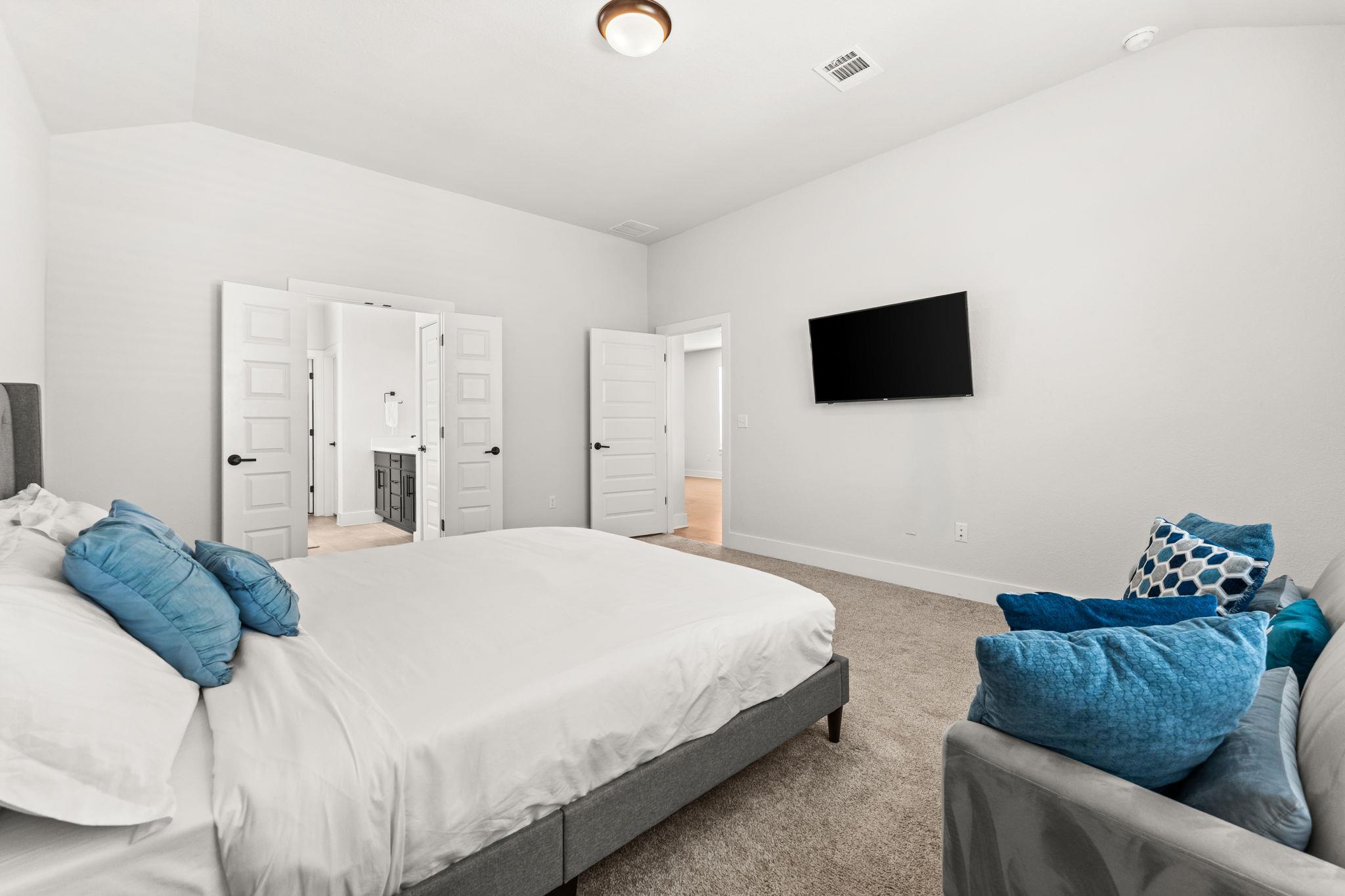 8512 McKamy Dr, Austin, TX 78744