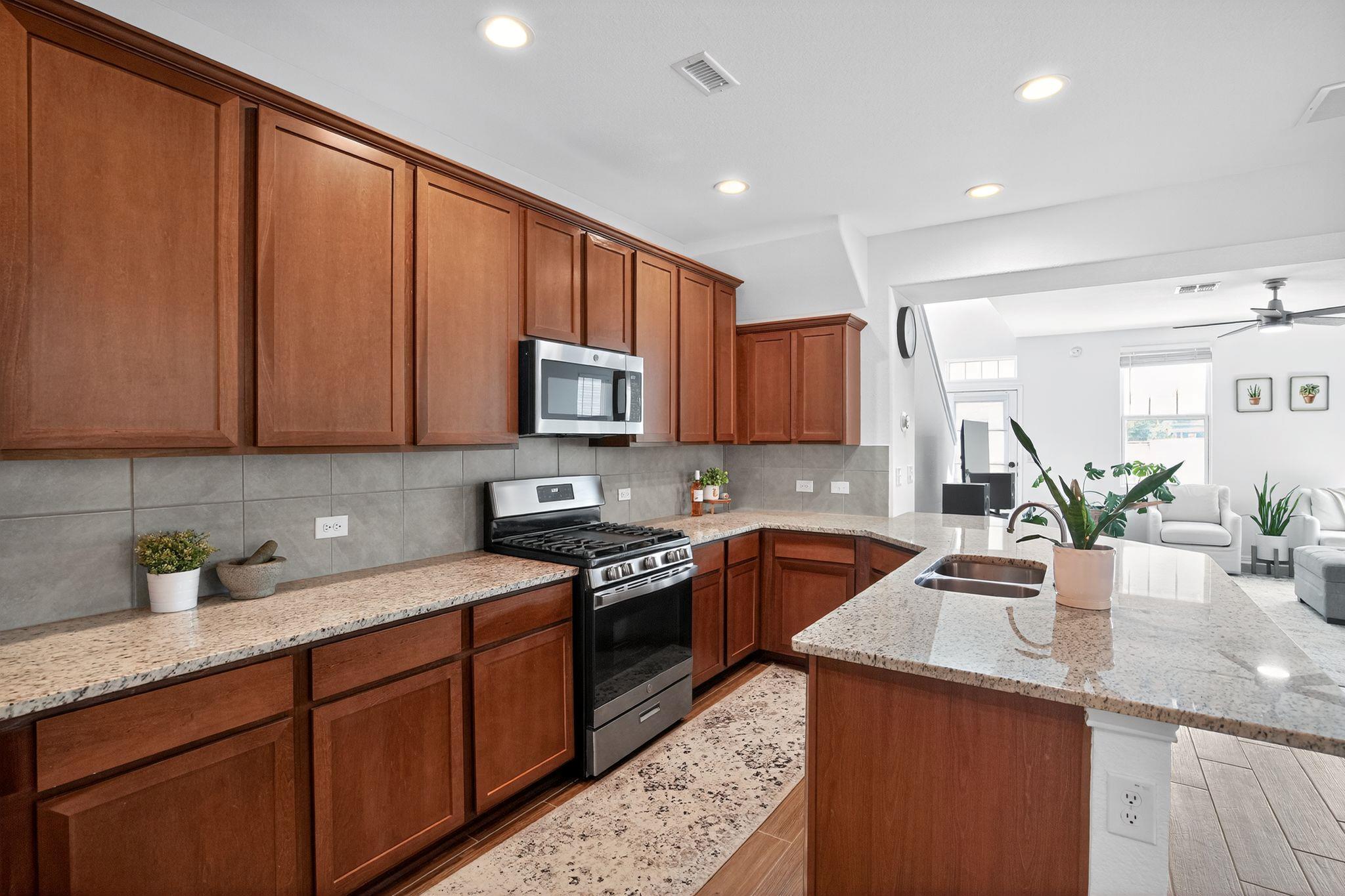 136 Martha Ln, Kyle, TX 78640