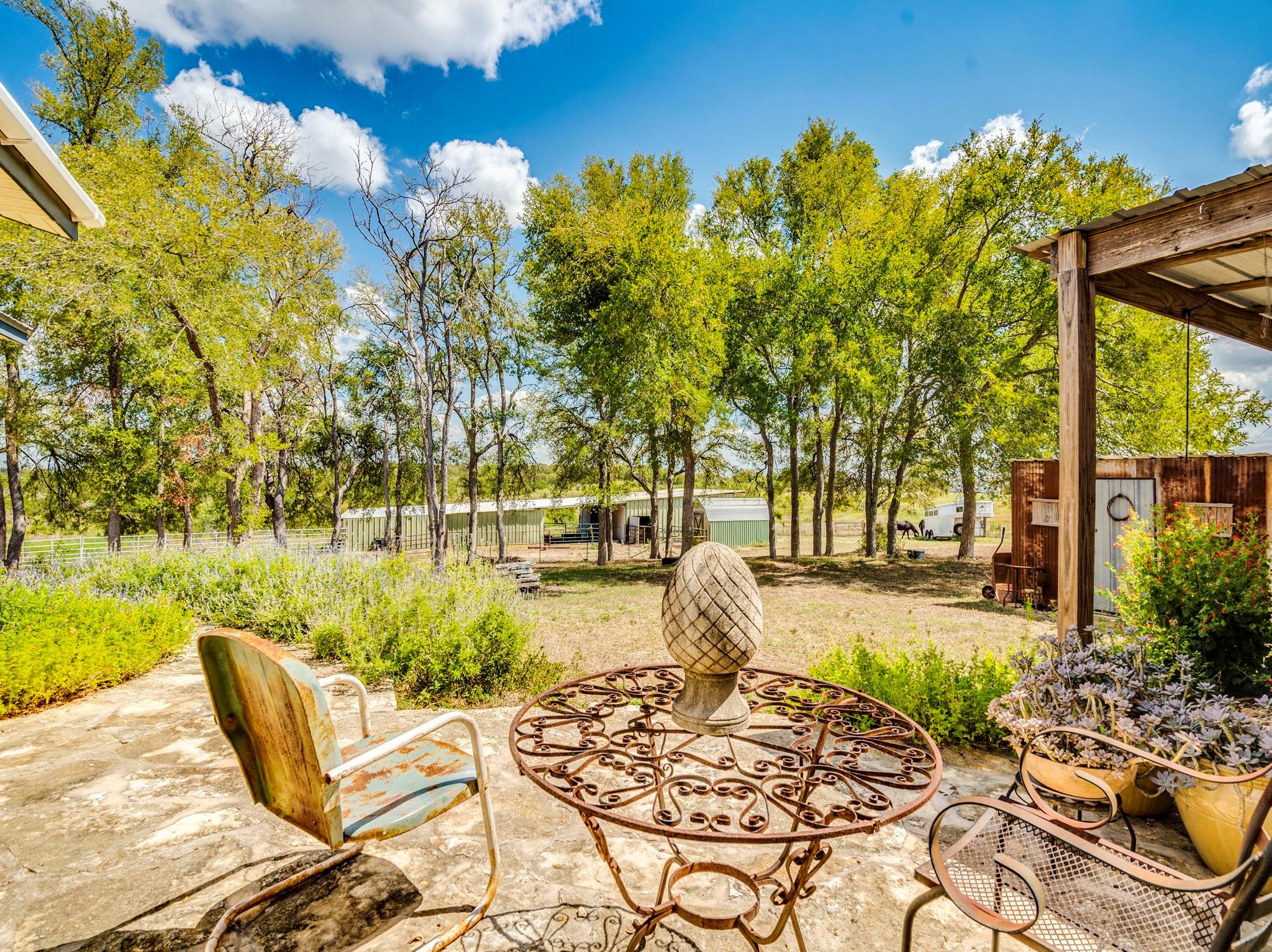 182 Lantana Ln, Maxwell, TX 78656