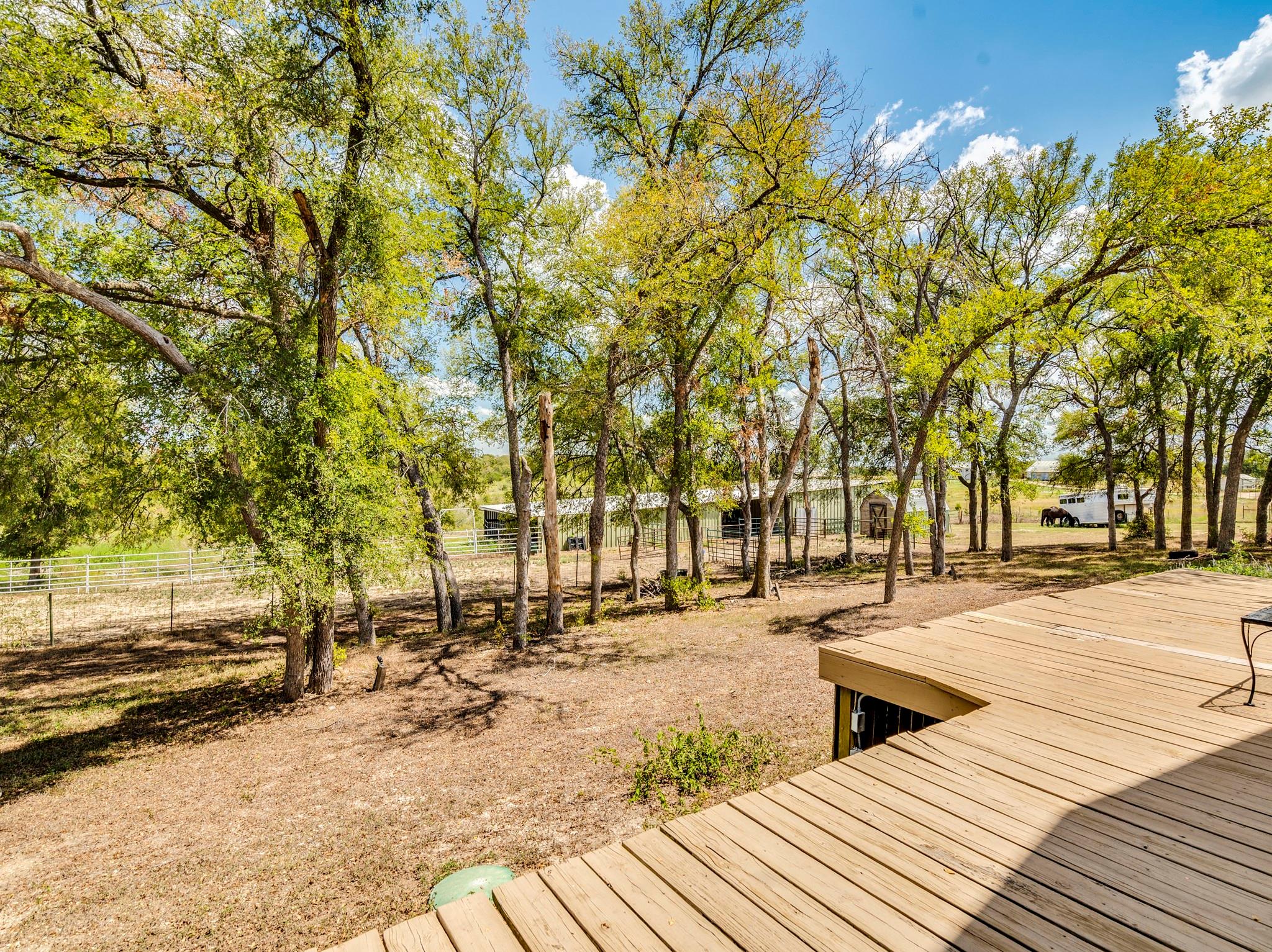 182 Lantana Ln, Maxwell, TX 78656