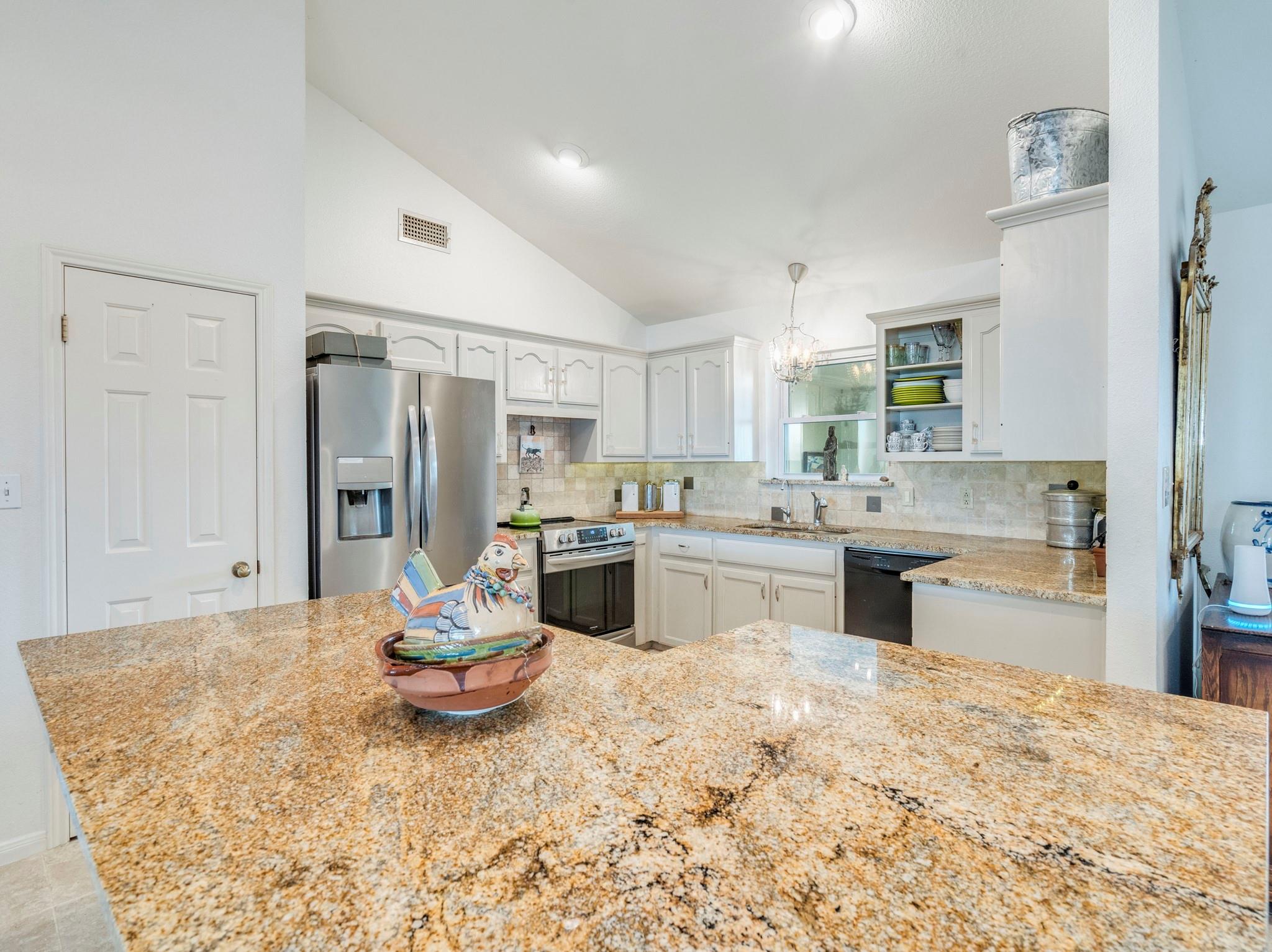 182 Lantana Ln, Maxwell, TX 78656