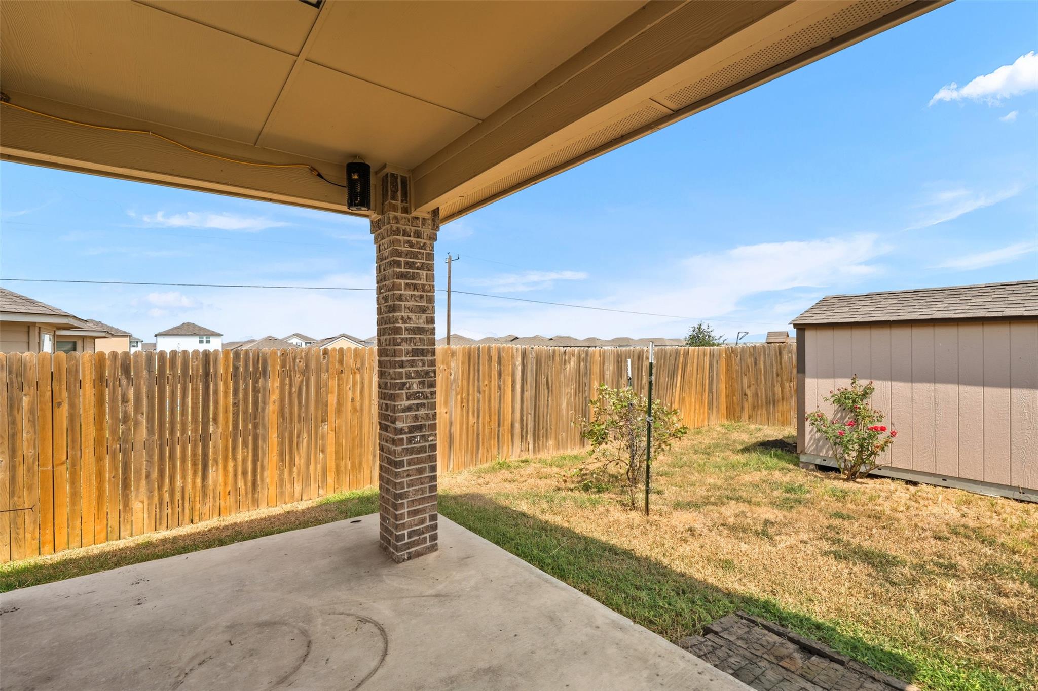 103 Reagor Dr, Taylor, TX 76574