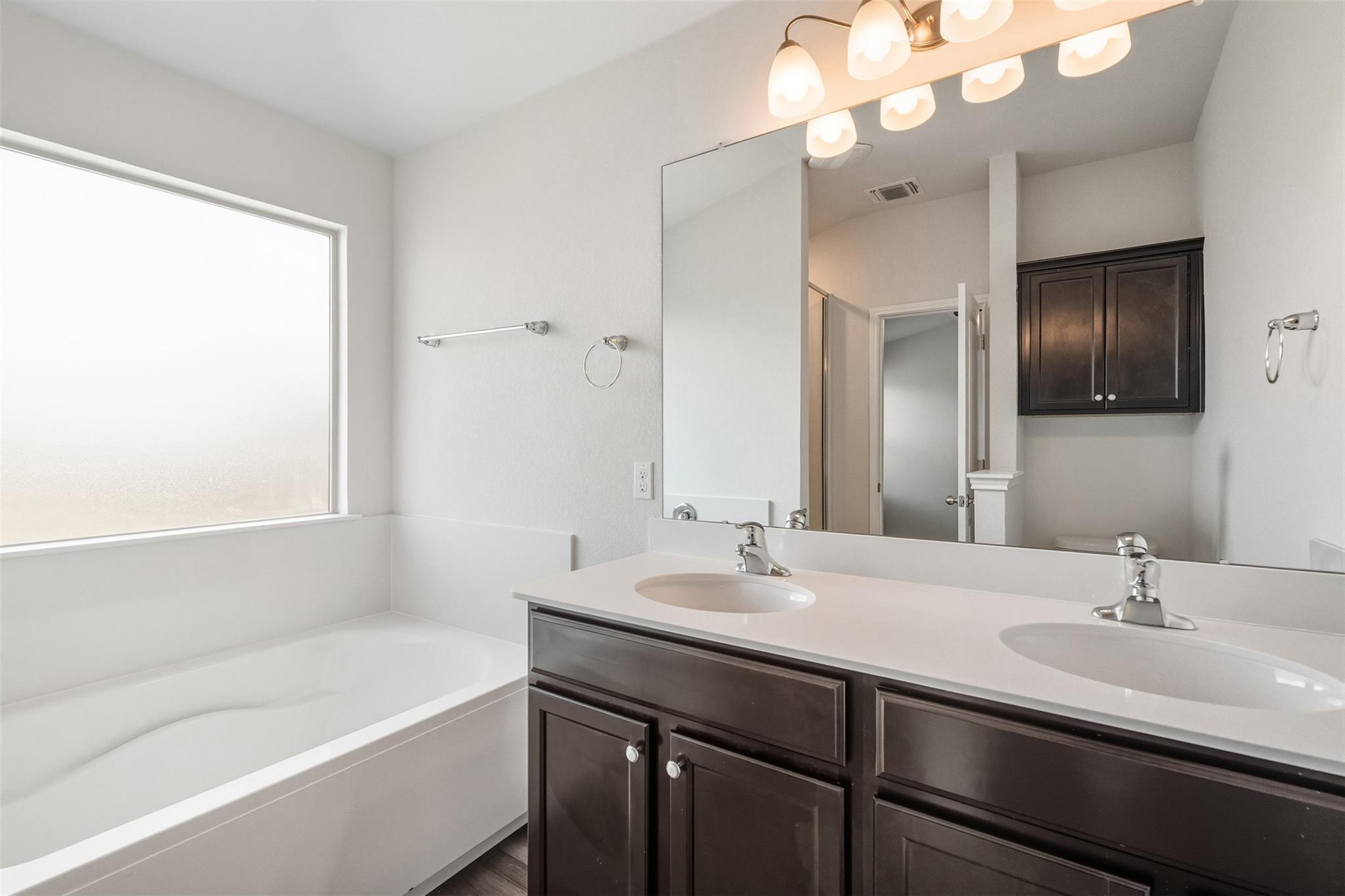 103 Reagor Dr, Taylor, TX 76574