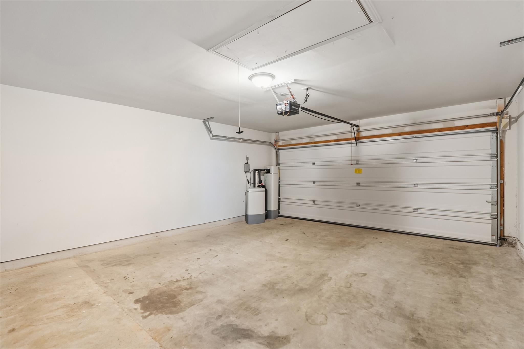 103 Reagor Dr, Taylor, TX 76574