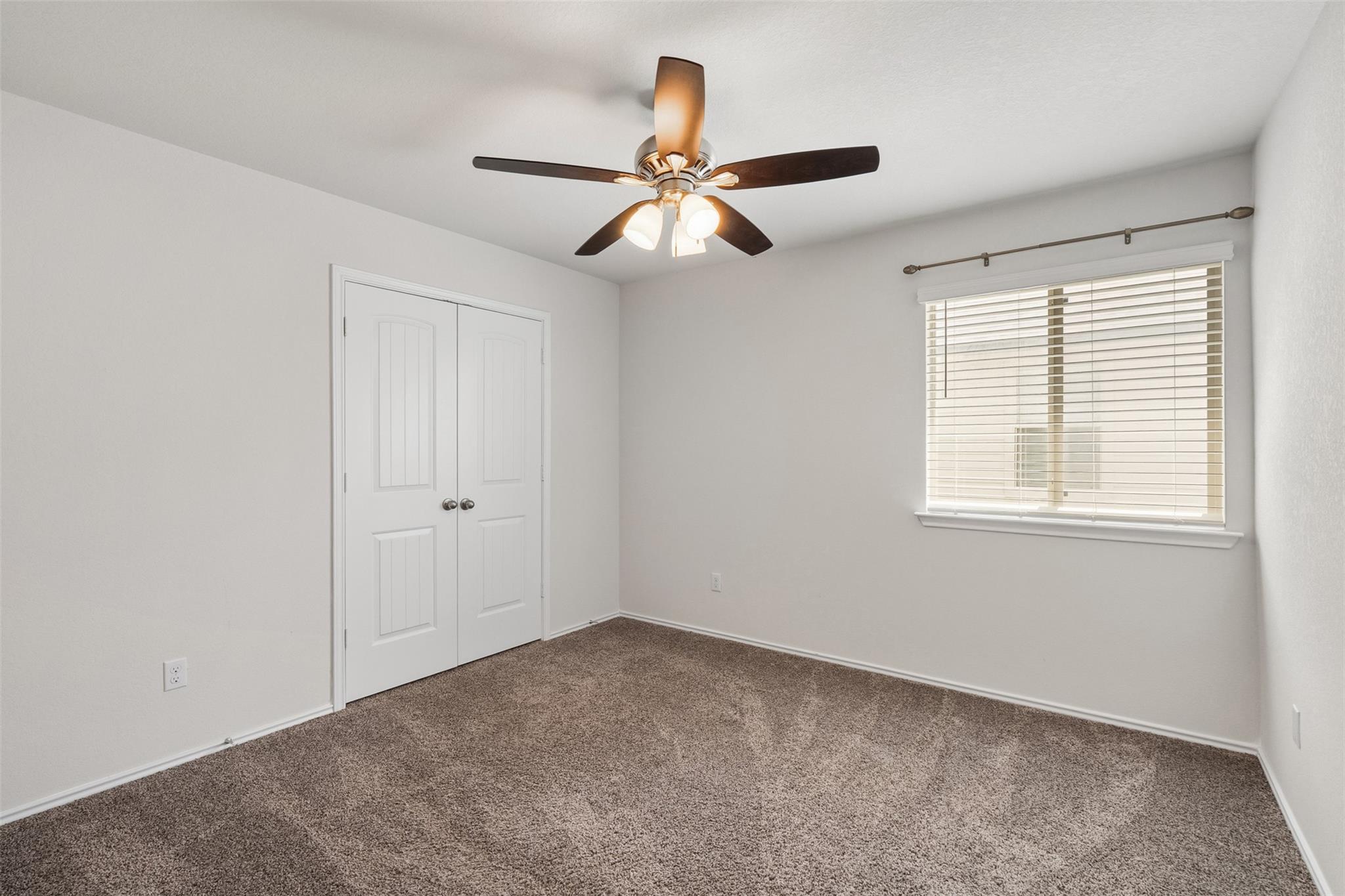 103 Reagor Dr, Taylor, TX 76574